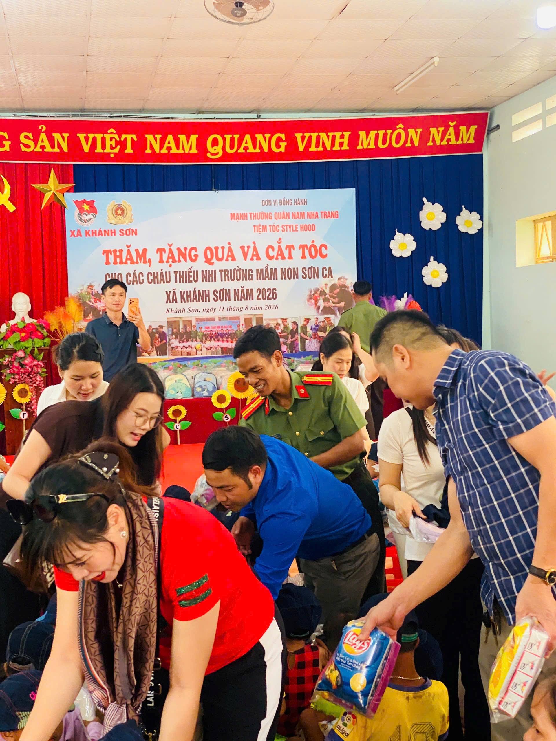 Nụ cười cho em - Lan tỏa yêu thương đến thiếu nhi Khánh Sơn