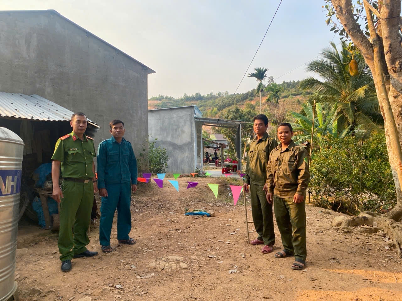 Công an xã Khánh Sơn kịp thời khoanh vùng, đảm bảo an toàn tại khu dân cư