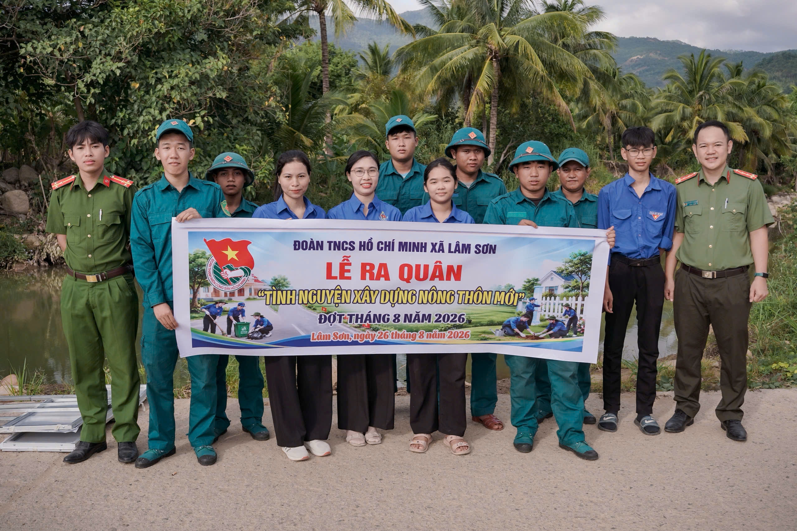 Công an xã Lâm Sơn phối hợp đoàn thanh niên cắm cọc cảnh báo đuối nước – chủ động phòng ngừa, bảo vệ an toàn cho nhân dân