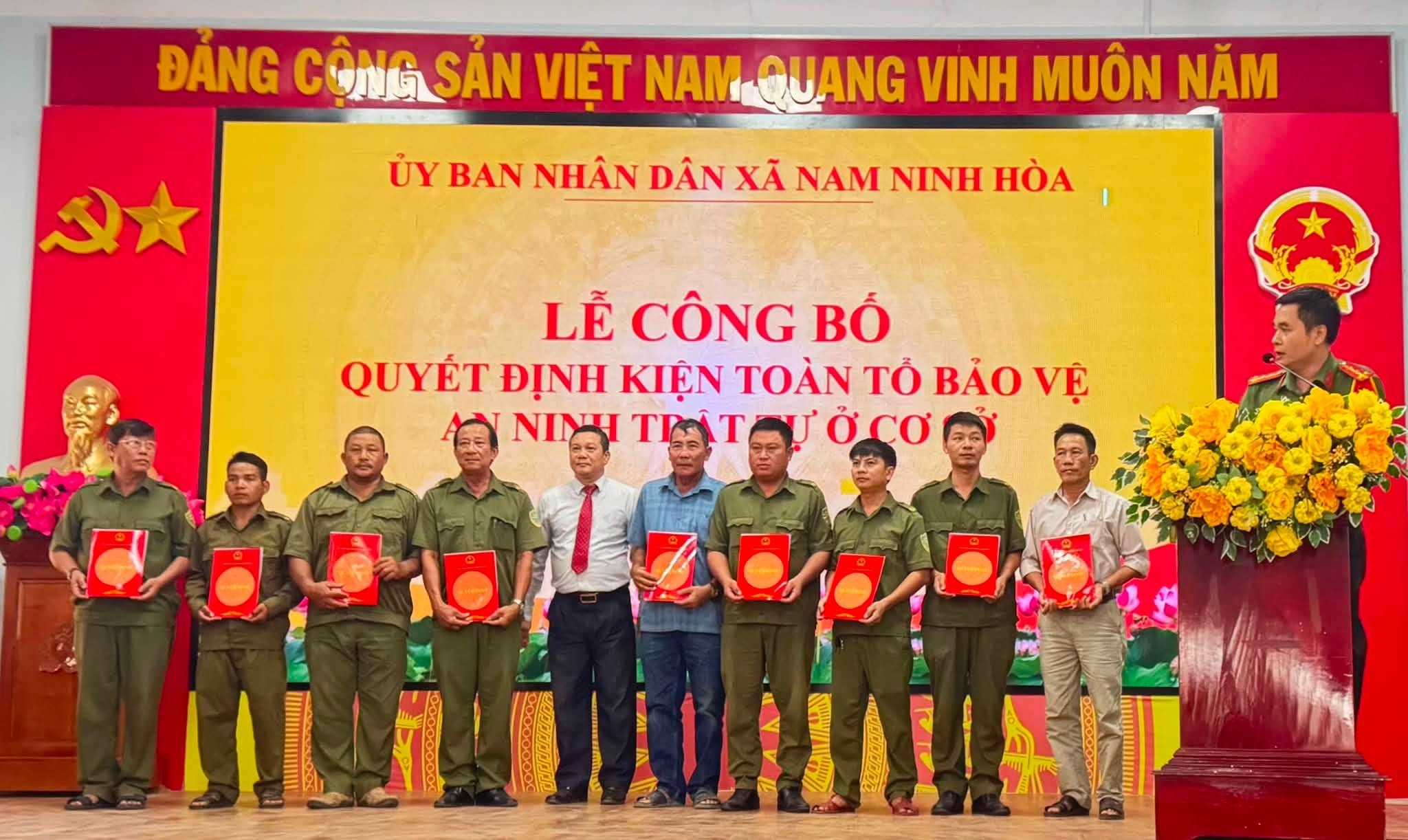 Xã Nam Ninh Hòa công bố Quyết định kiện toàn 16 Tổ bảo vệ an ninh, trật tự ở cơ sở
