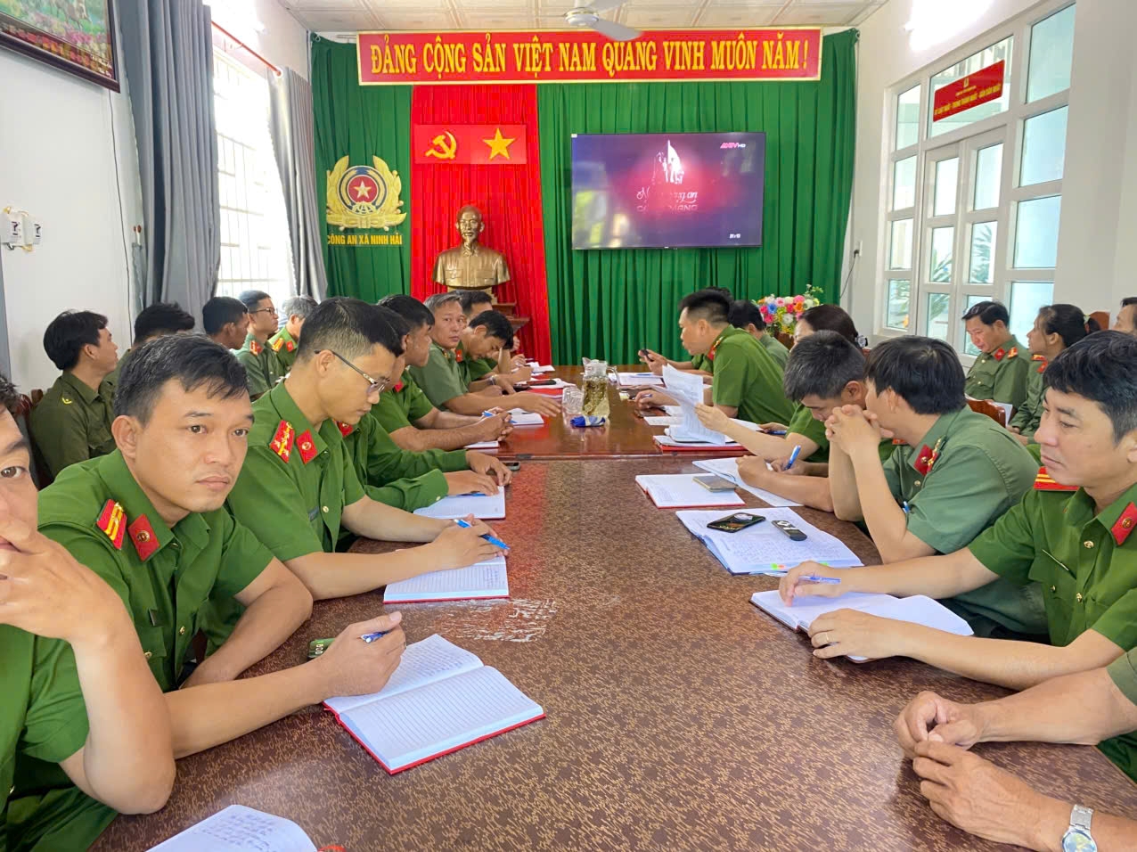 Đảng ủy Công an xã Ninh Hải tổ chức sinh hoạt chính trị Quý III/2026