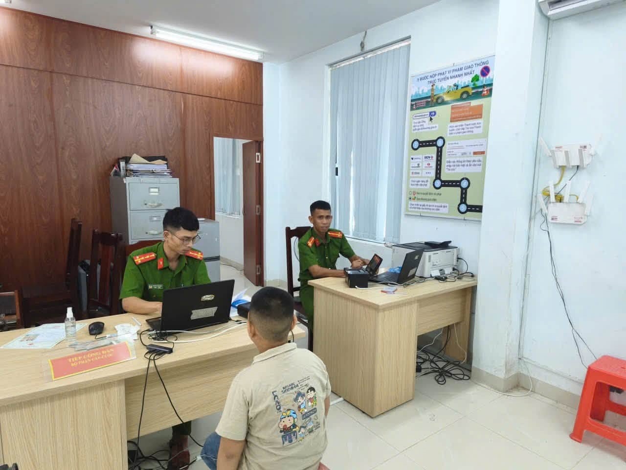 Công an xã Ninh Phước tăng cường cấp căn cước, định danh điện tử và giải quyết các thủ tục hành chính cho Nhân dân trong dịp Lễ Quốc khánh 02/9
