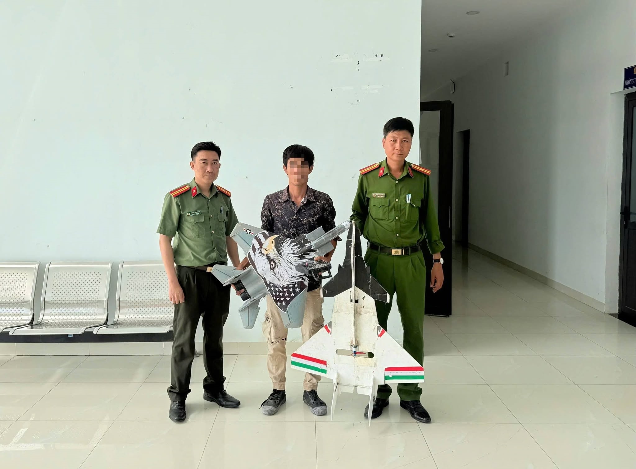 Công an xã Ninh Phước: Nâng cao ý thức chấp hành pháp luật về quản lý, sử dụng thiết bị bay không người lái