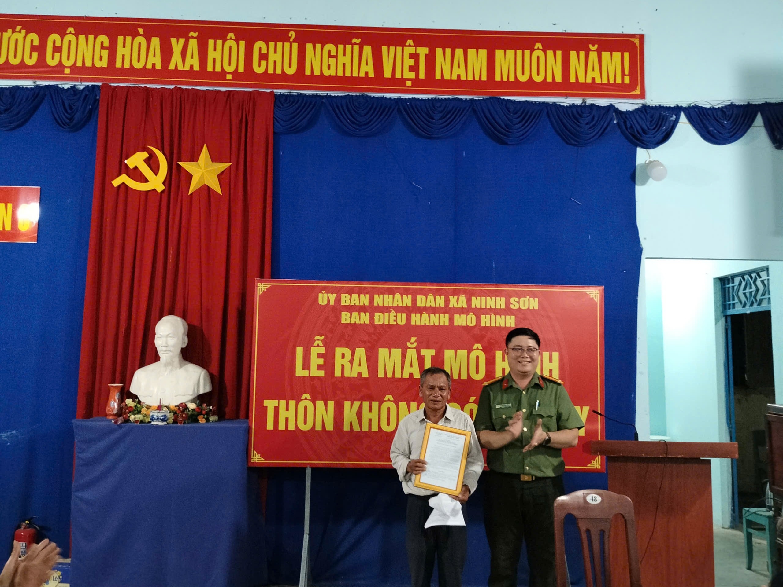 Công an xã Ninh Sơn tham mưu ra mắt mô hình “Thôn không ma túy” tại thôn 6, xã Ninh Sơn