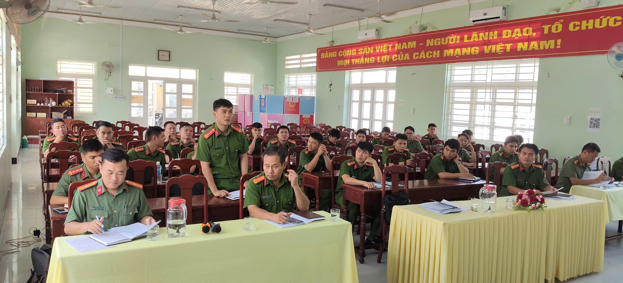 Công an xã Phước Dinh tổ chức Hội nghị đánh giá, nhận xét đối với chỉ huy Công an cấp xã sau 01 năm triển khai thực hiện mô hình chính quyền địa phương 02 cấp