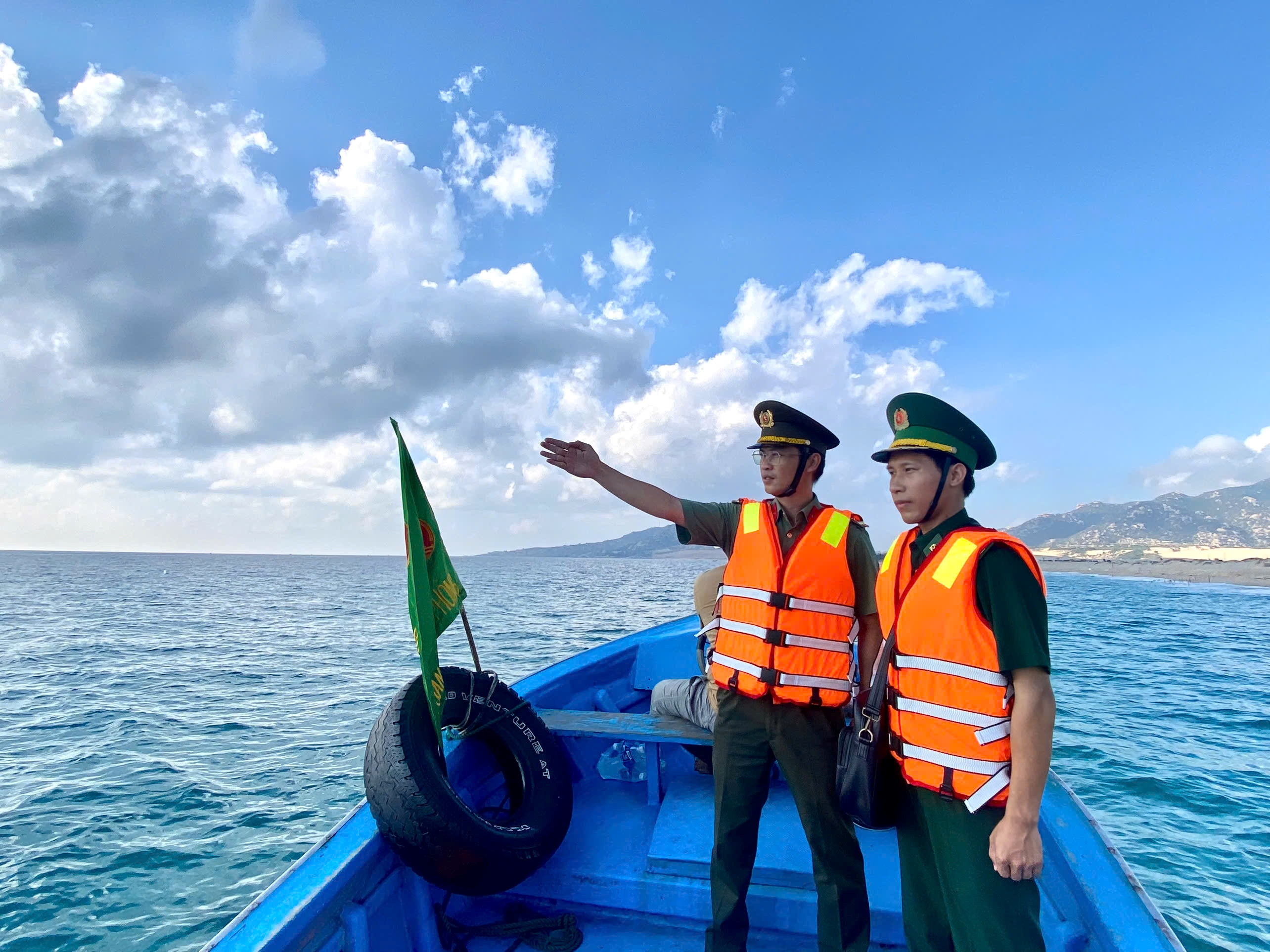 Phước Dinh tăng cường tuần tra, kiểm soát tuyến biển, bảo đảm an ninh trật tự dịp Lễ 30/4 và 01/5