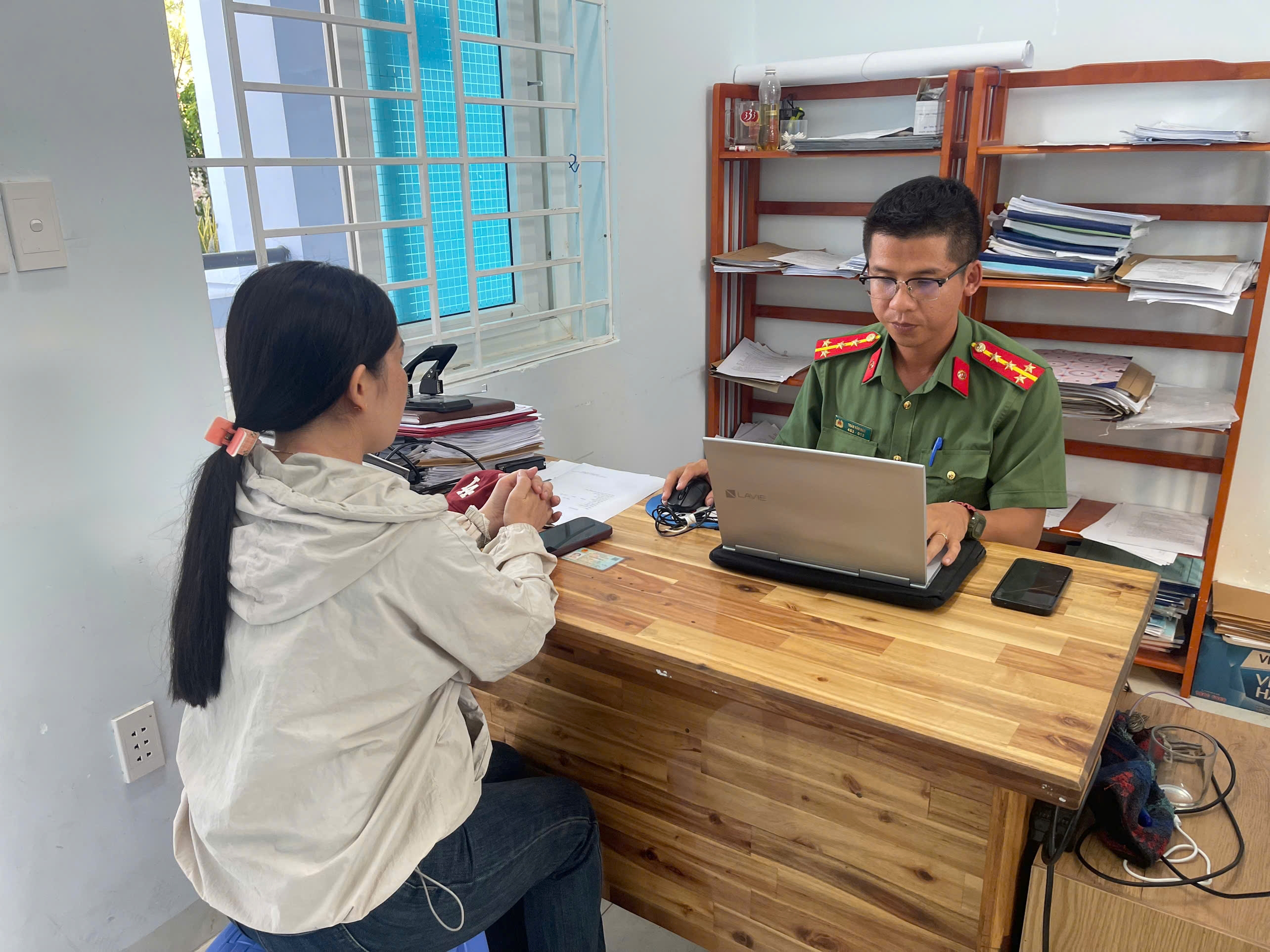 Công an xã Phước Dinh kịp thời ngăn chặn việc lan truyền thông tin chưa được kiểm chứng trên mạng xã hội