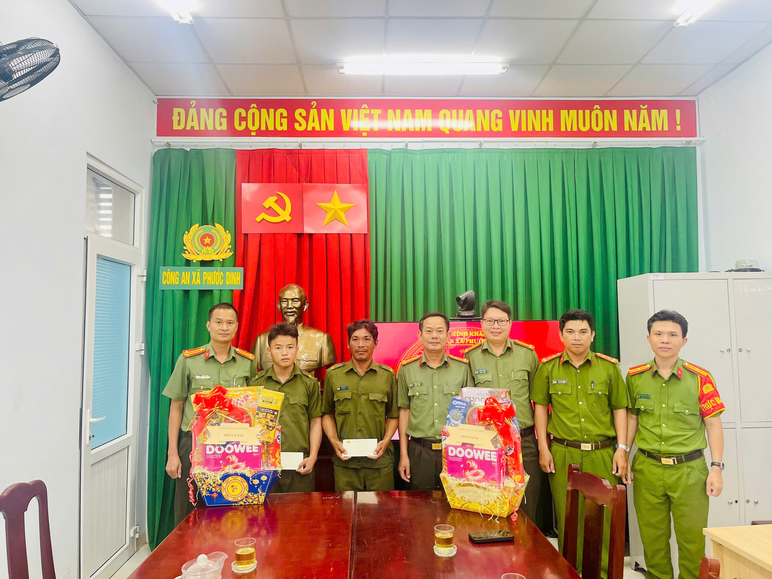 Công an xã Phước Dinh tổ chức gặp mặt kỷ niệm 02 năm ngày thành lập lực lượng tham gia bảo vệ an ninh, trật tự ở cơ sở