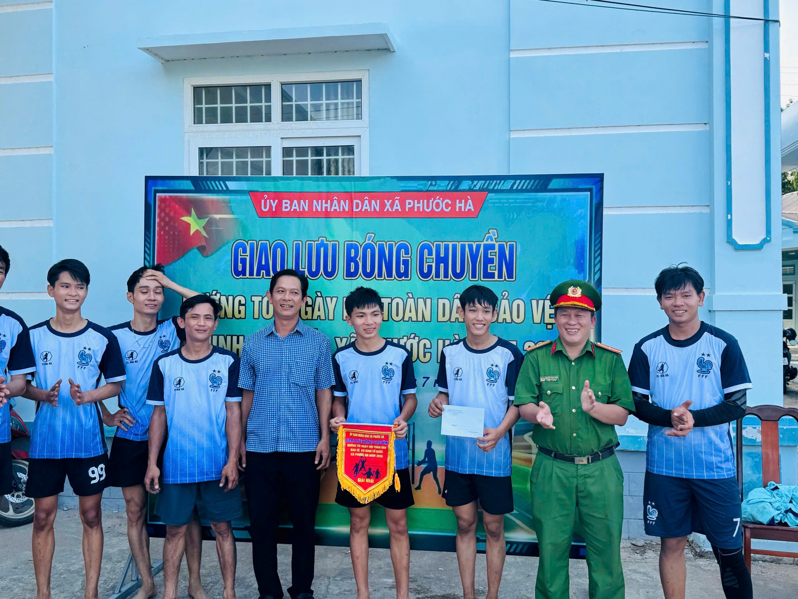 Giao lưu bóng chuyền hướng tới Ngày hội toàn dân bảo vệ An ninh Tổ Quốc 2026 tại xã Phước Hà