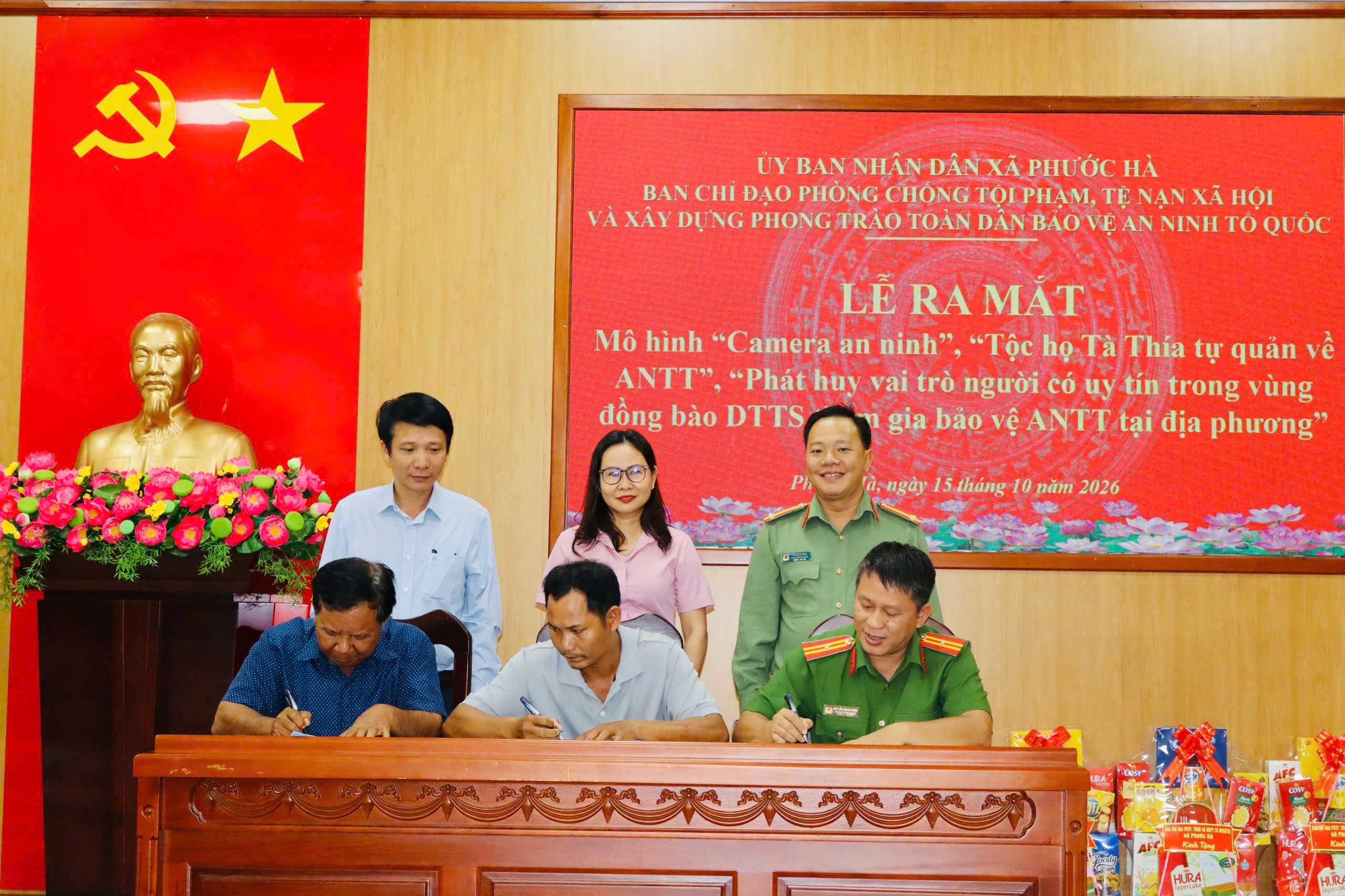 Ra mắt 03 mô hình tự quản về an ninh, trật tư - Chung sức xây dựng xã Phước Hà bình yên
