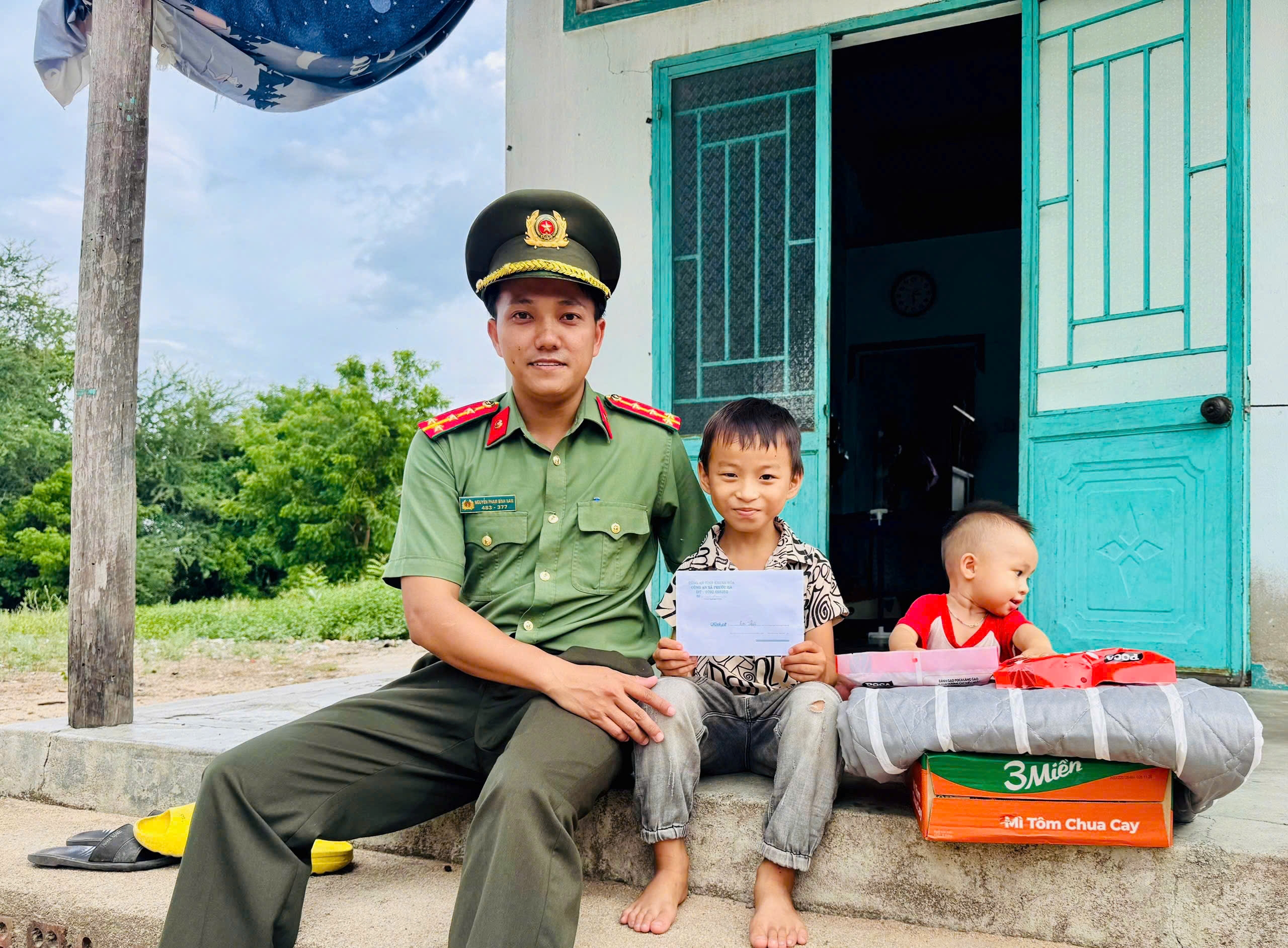Công an xã Phước Hà cùng các hoạt động ý nghĩa chào mừng 81 năm Quốc khánh 02/9