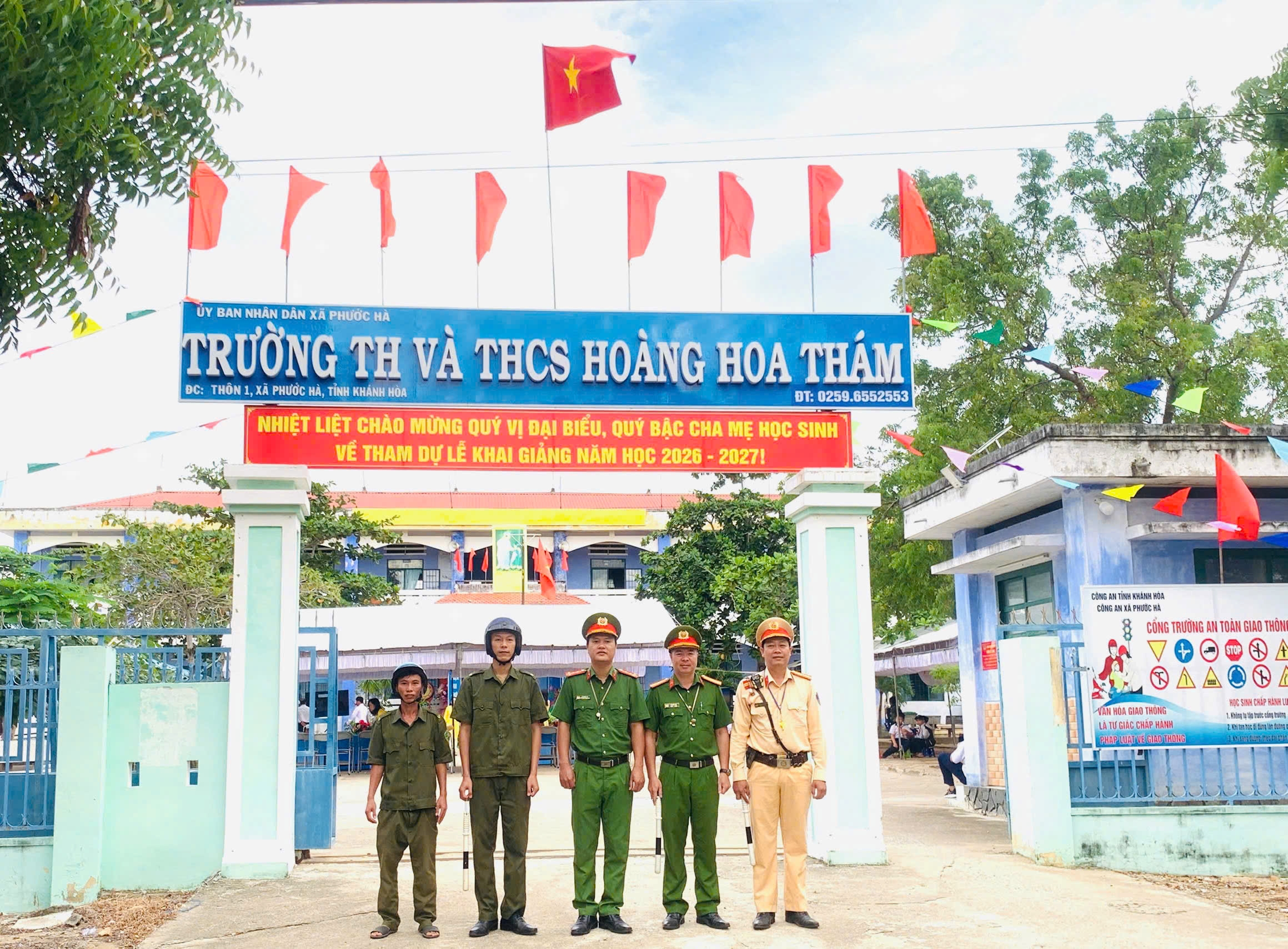 Công an xã Phước Hà: đảm bảo trật tự an toàn giao thông chào đón năm học mới 2026 - 2027