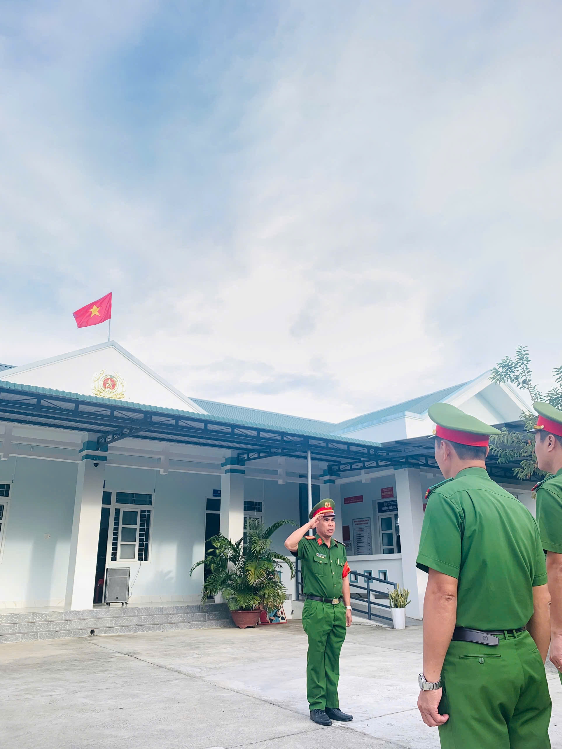 Công an xã Phước Hà tổ chức lễ chào cờ đầu tháng 5 năm 2026