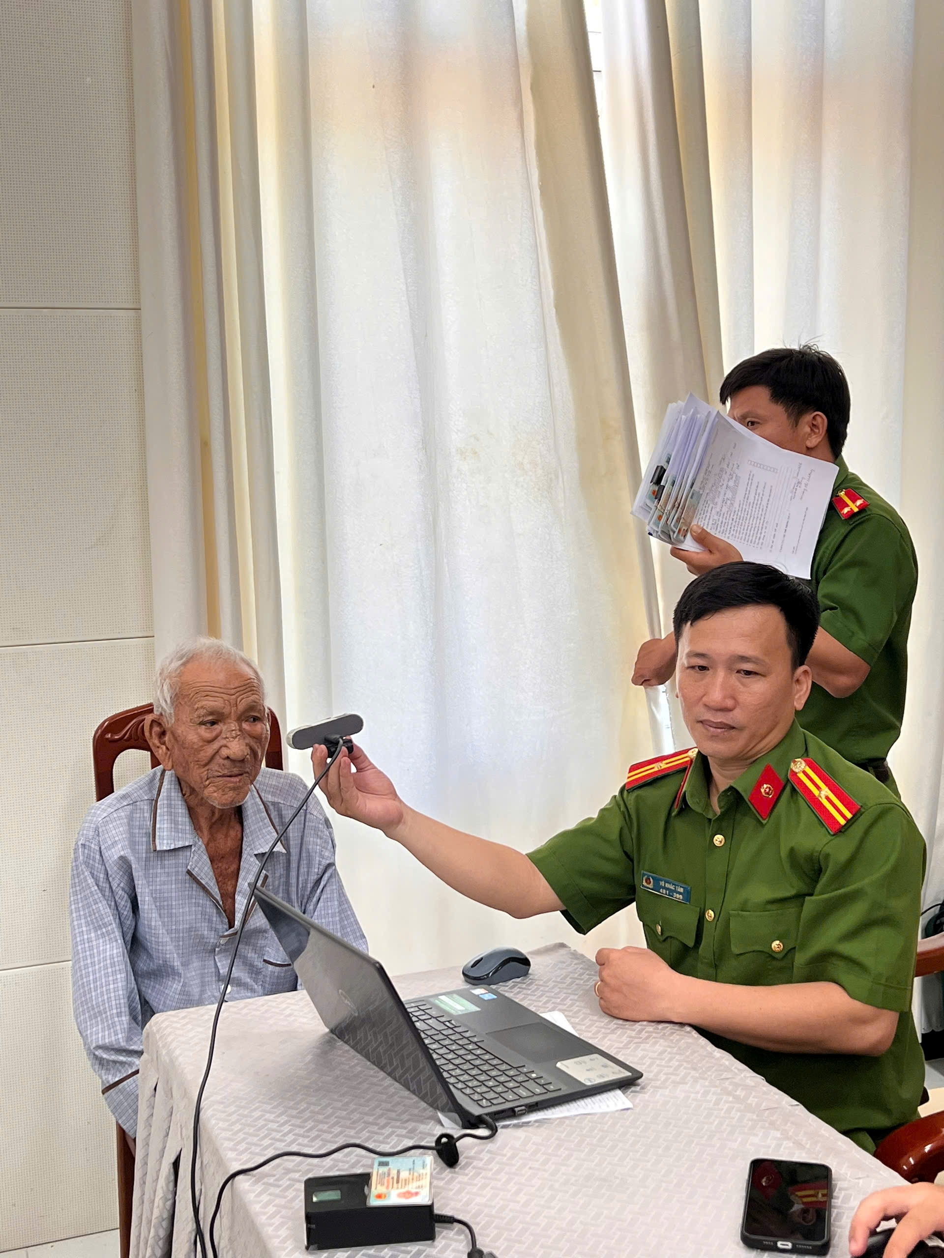 Công an xã Phước Hậu: Khẩn trương, trách nhiệm trong đợt cao điểm thu nhận mẫu ADN thân nhân liệt sĩ