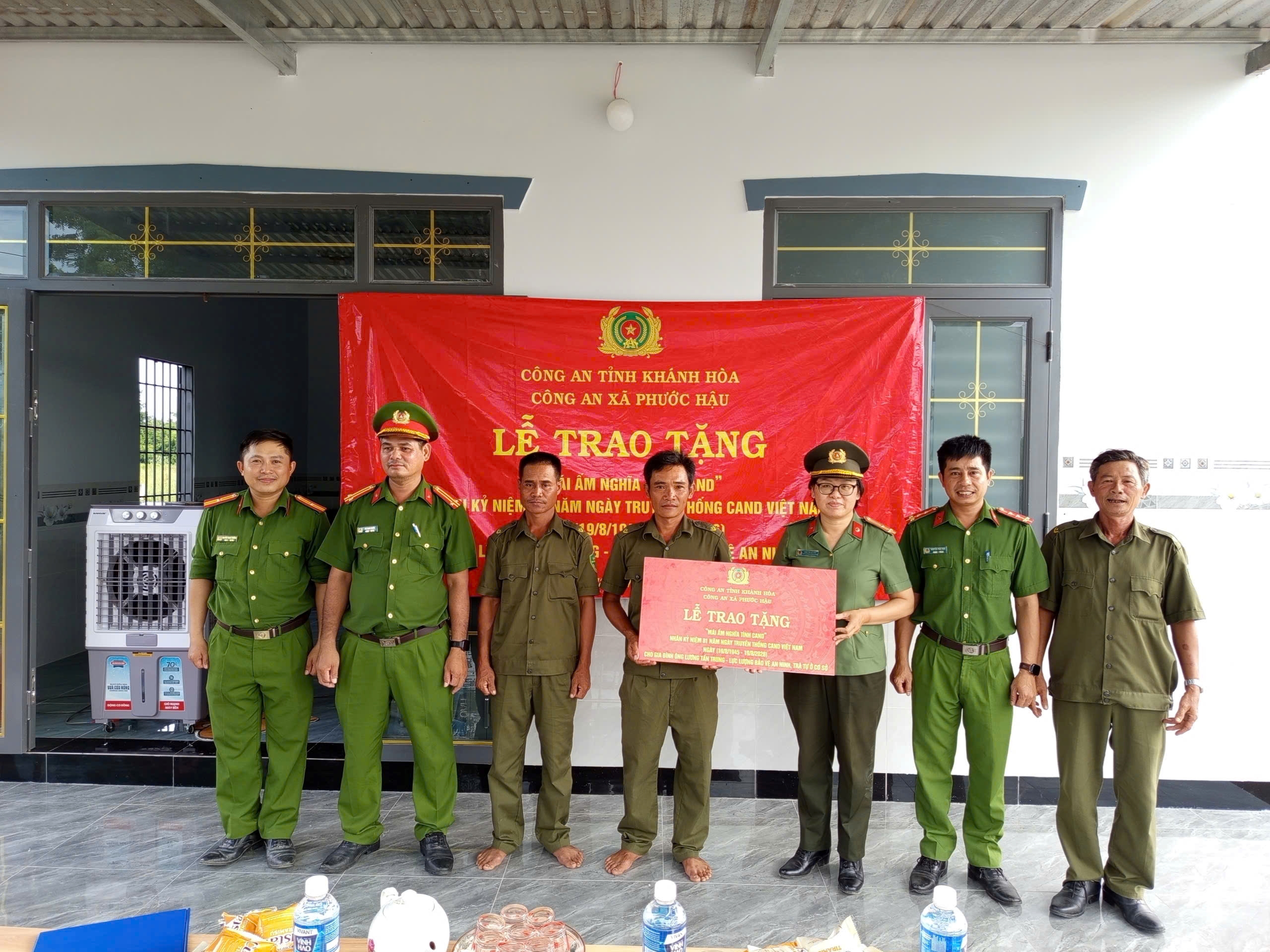 Lễ khánh thành và bàn giao “Mái ấm nghĩa tình Công an nhân dân” cho gia đình anh Lương Tấn Trung