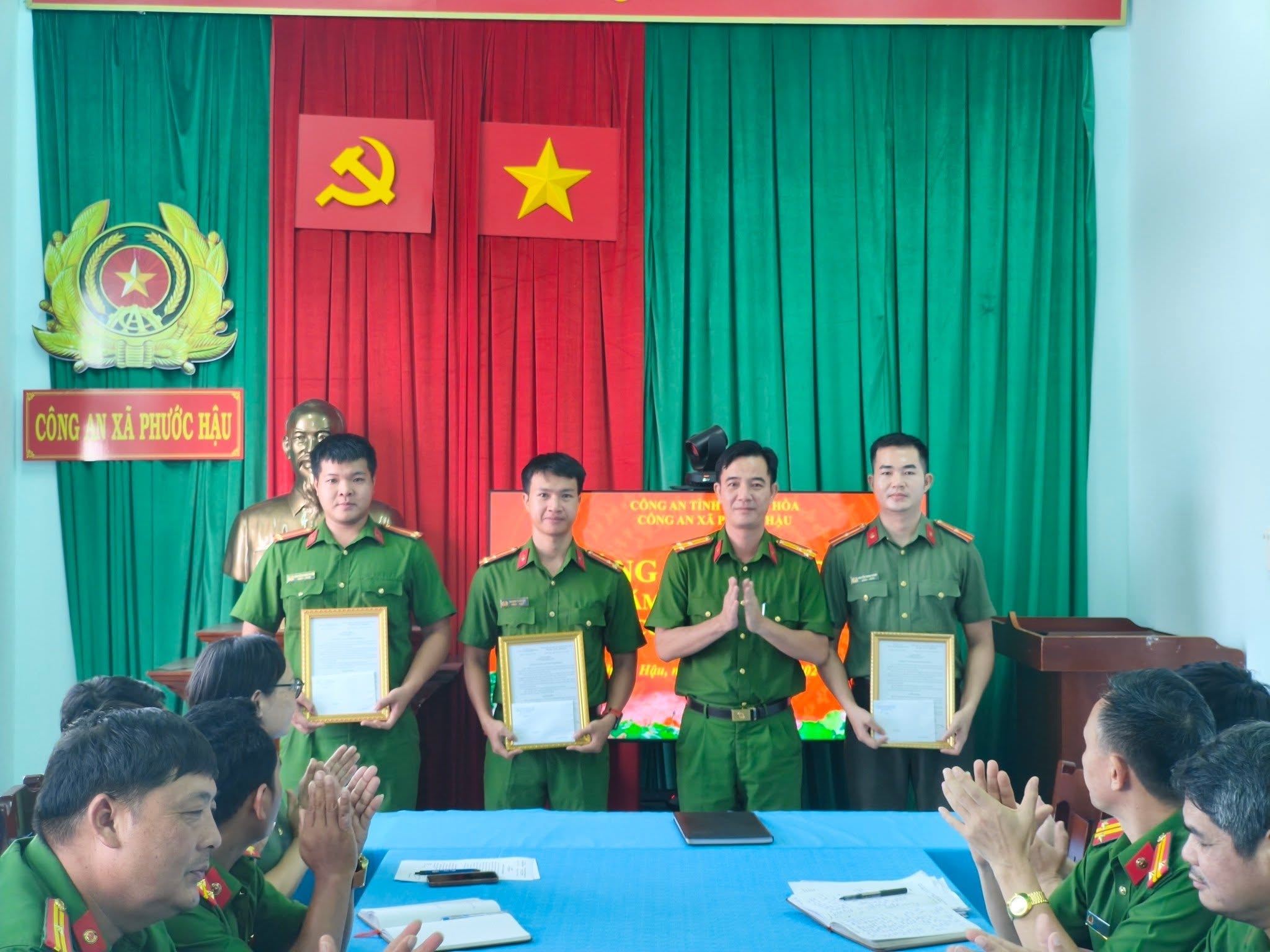 CÔNG AN XÃ PHƯỚC HẬU TỔ CHỨC LỄ THÔNG BÁO QUYẾT ĐỊNH CỦA GIÁM ĐỐC CÔNG AN TỈNH VỀ CÔNG TÁC CÁN BỘ