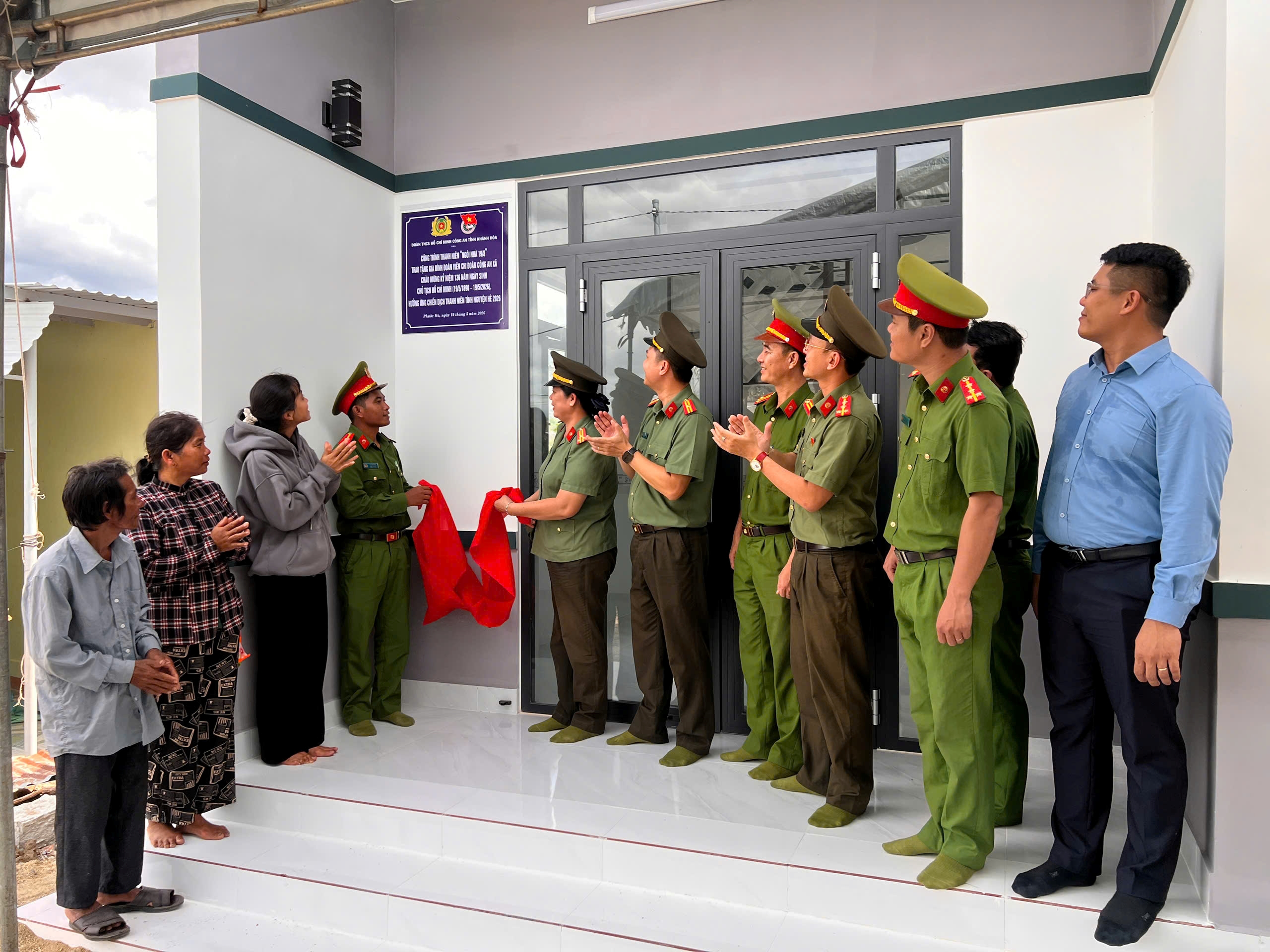 Thắm tình đồng đội, vững niềm tin: Lễ khánh thành và bàn giao “Ngôi nhà 19/8”