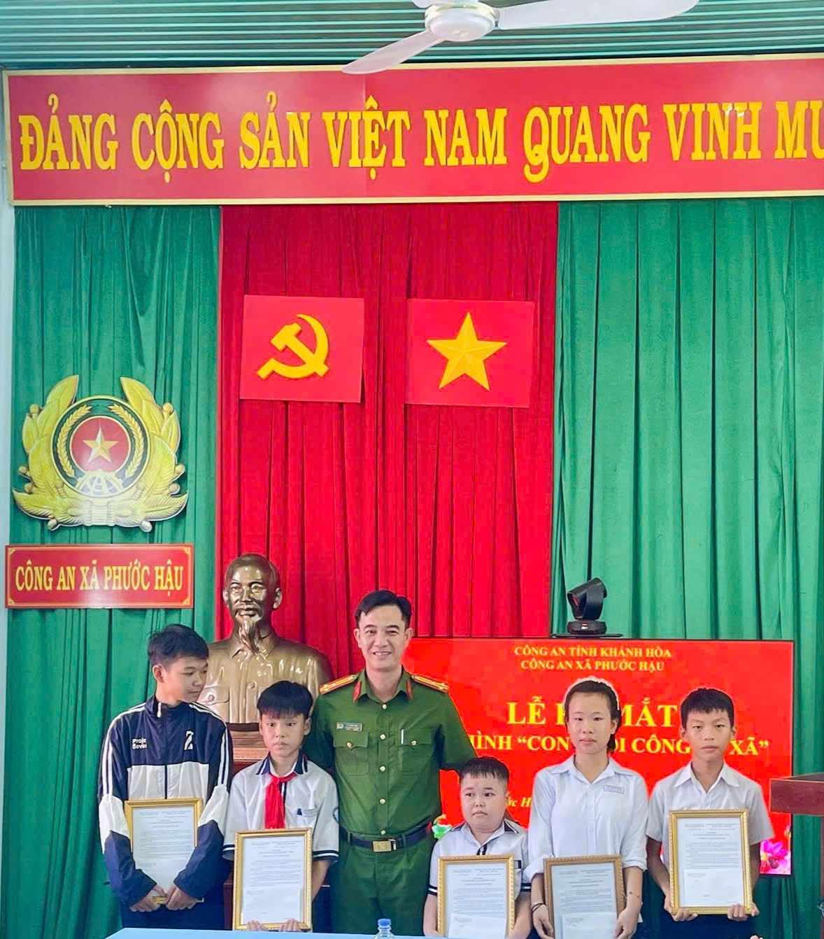 Công an xã Phước Hậu ra mắt mô hình “Con nuôi công an xã”