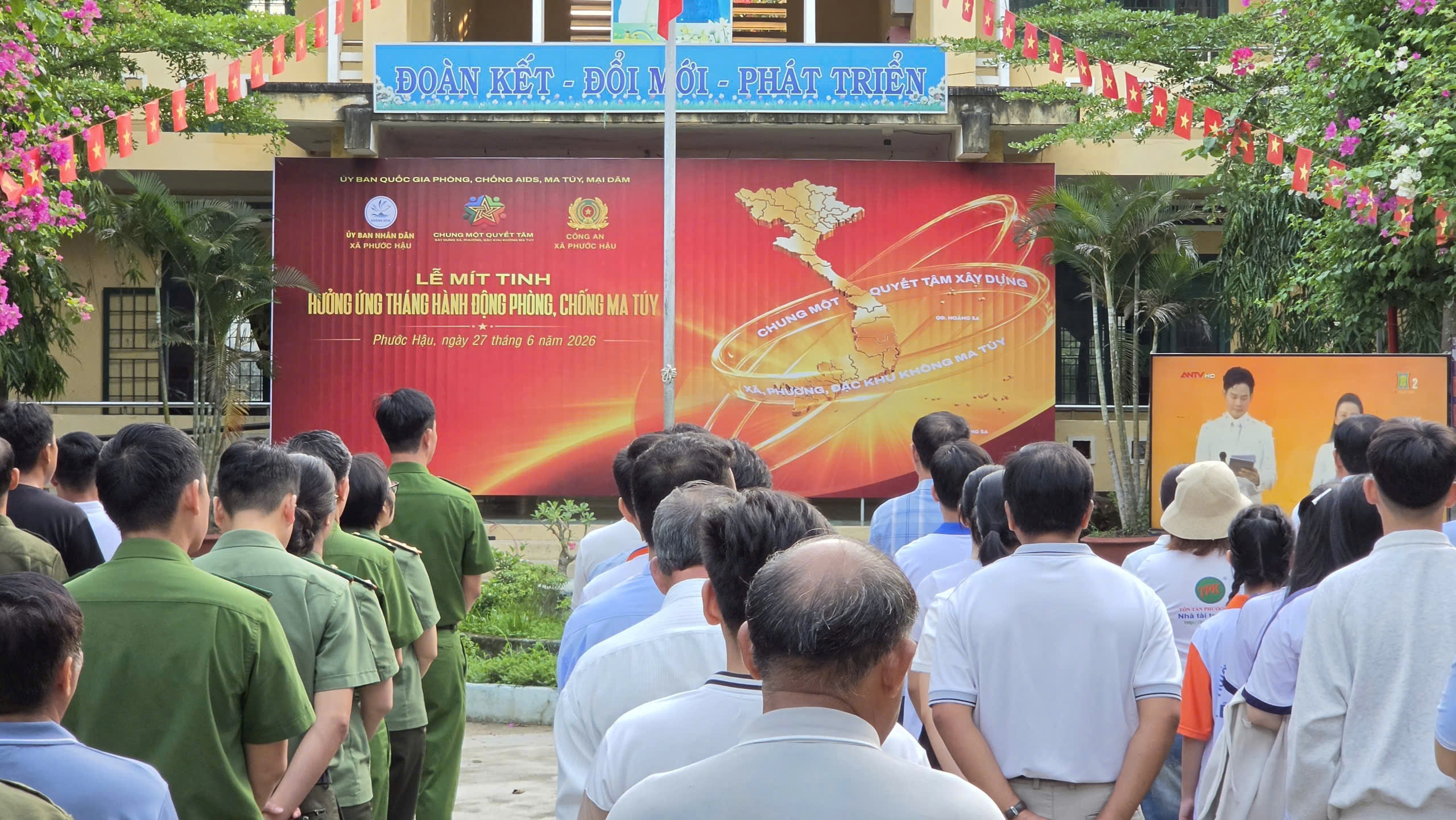 Xã Phước Hậu ra quân mít tinh, chạy hưởng ứng quyết tâm xây dựng địa bàn sạch ma túy