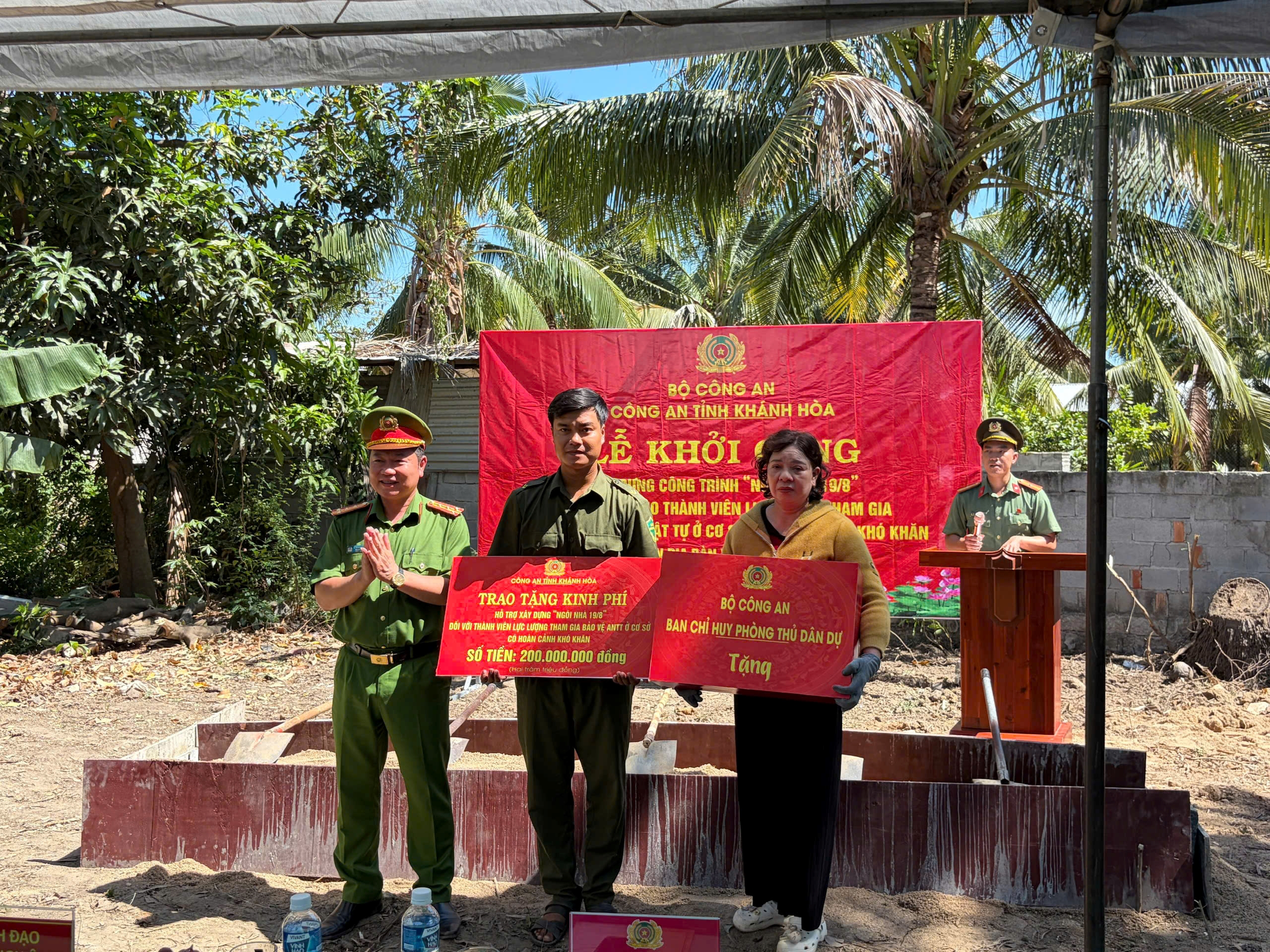 Khởi công xây dựng “Ngôi nhà 19/8” trao tặng thành viên lực lượng tham gia bảo vệ ANTT ở cơ sở có hoàn cảnh khó khăn