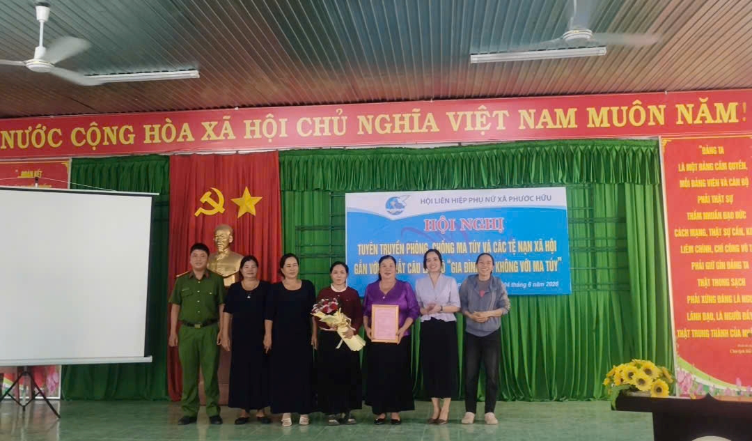Xã Phước Hữu tổ chức Hội nghị tuyên truyền phòng, chống ma túy và các tệ nạn xã hội gắn với ra mắt Câu lạc bộ “Gia đình nói không với ma túy”.