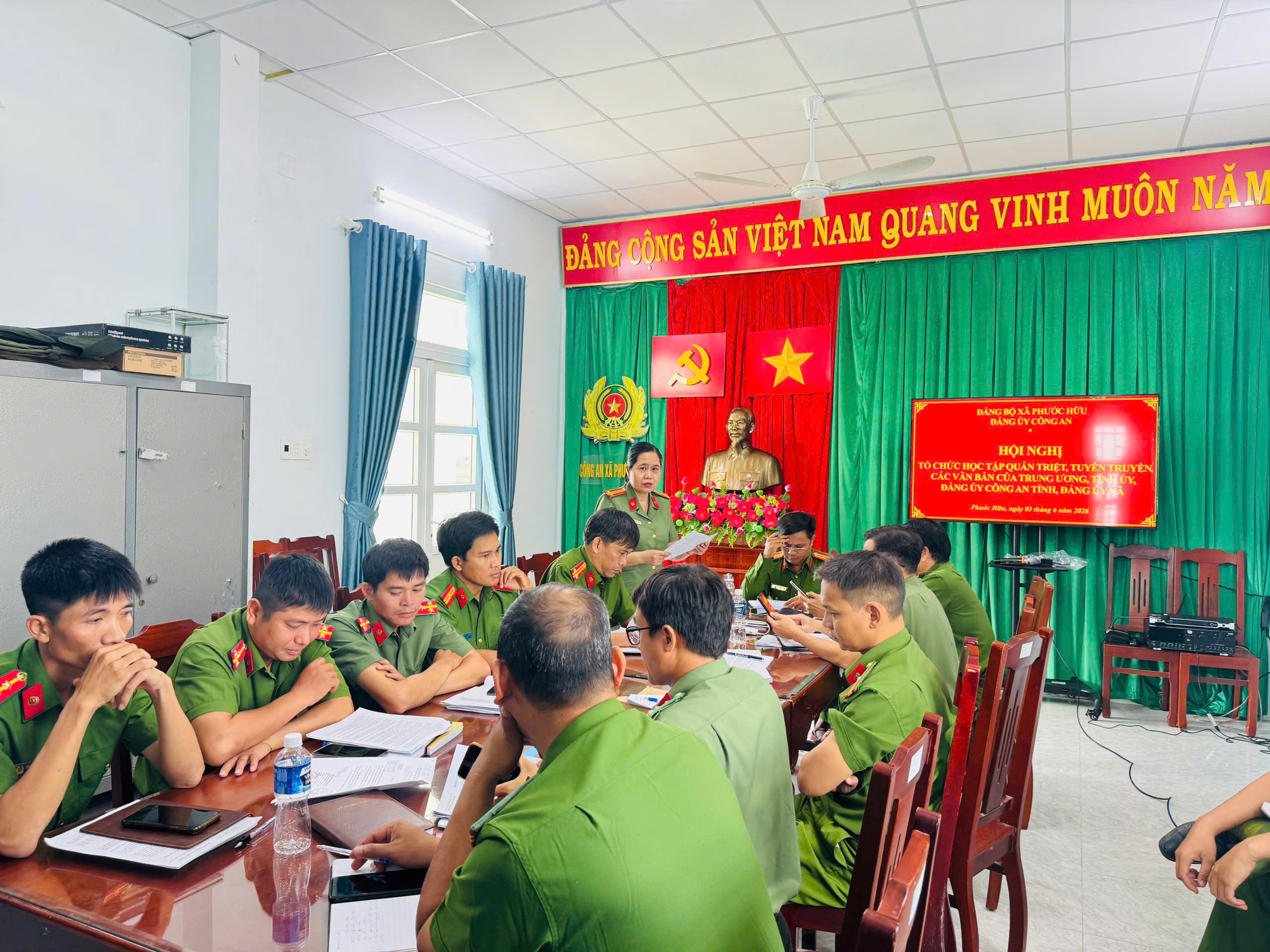 Công an xã Phước Hữu tổ chức hội nghị quán triệt các văn bản chỉ đạo và đẩy mạnh thực hiện phong trào thi đua 