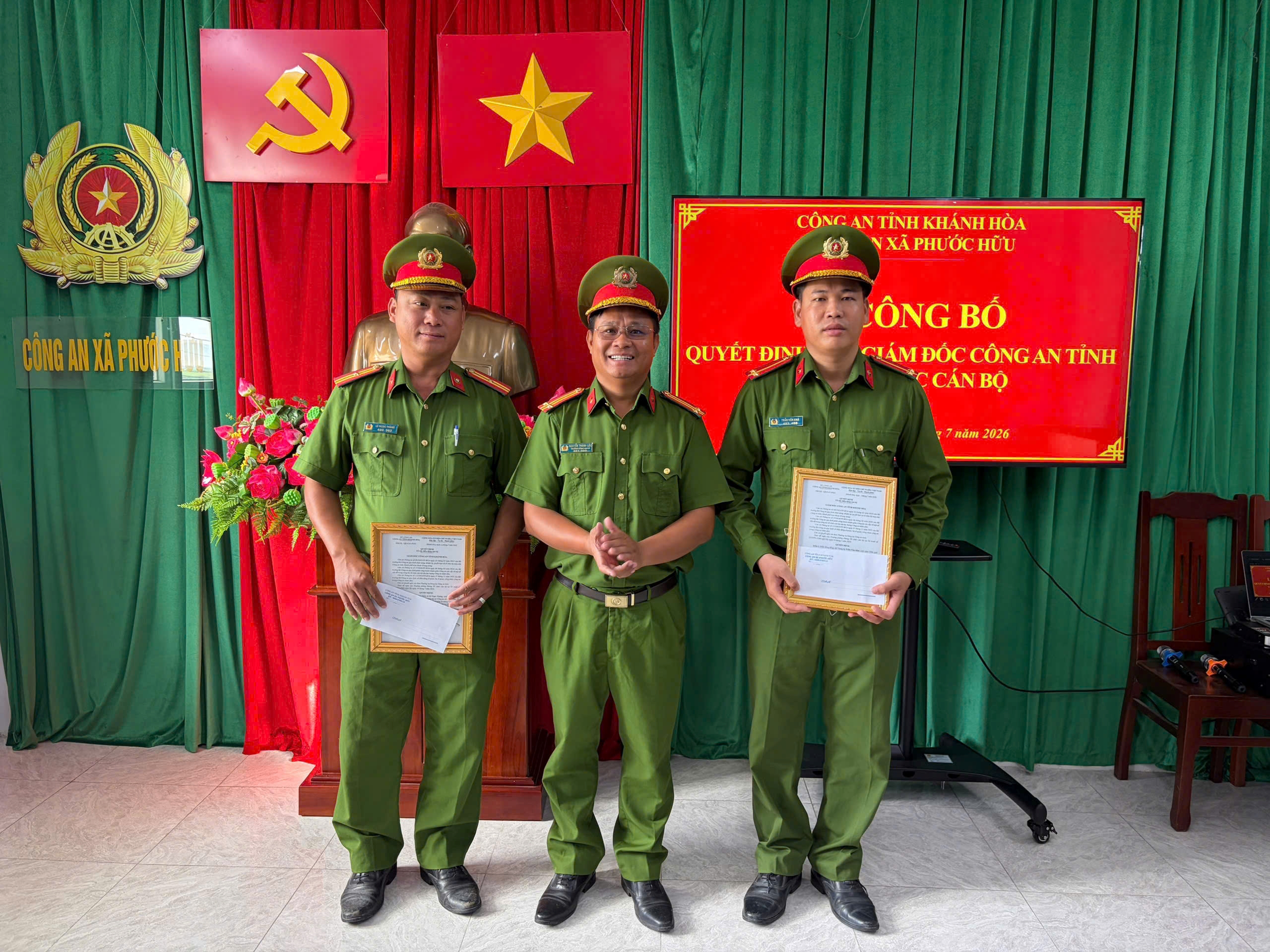 Công an xã Phước Hữu tổ chức Lễ Công bố Quyết định của Giám đốc Công an tỉnh về công tác cán bộ