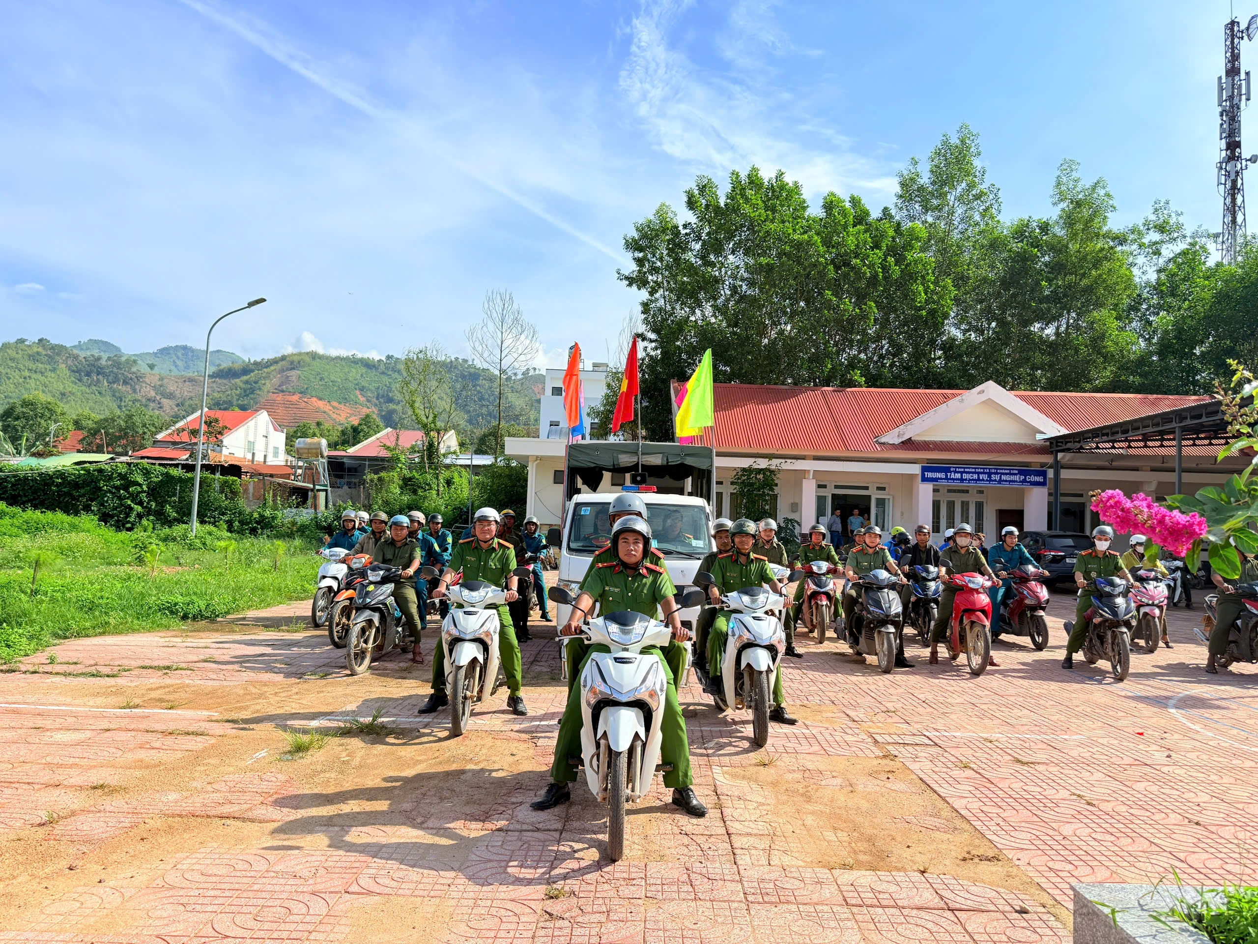Công an xã Tây Khánh Sơn: Ra quân cao điểm phòng, chống tội phạm về ma túy và đấu tranh, xử lý tội phạm liên quan đánh bạc, cá độ bóng đá đảm bảo ANTT dịp World Cup 2026