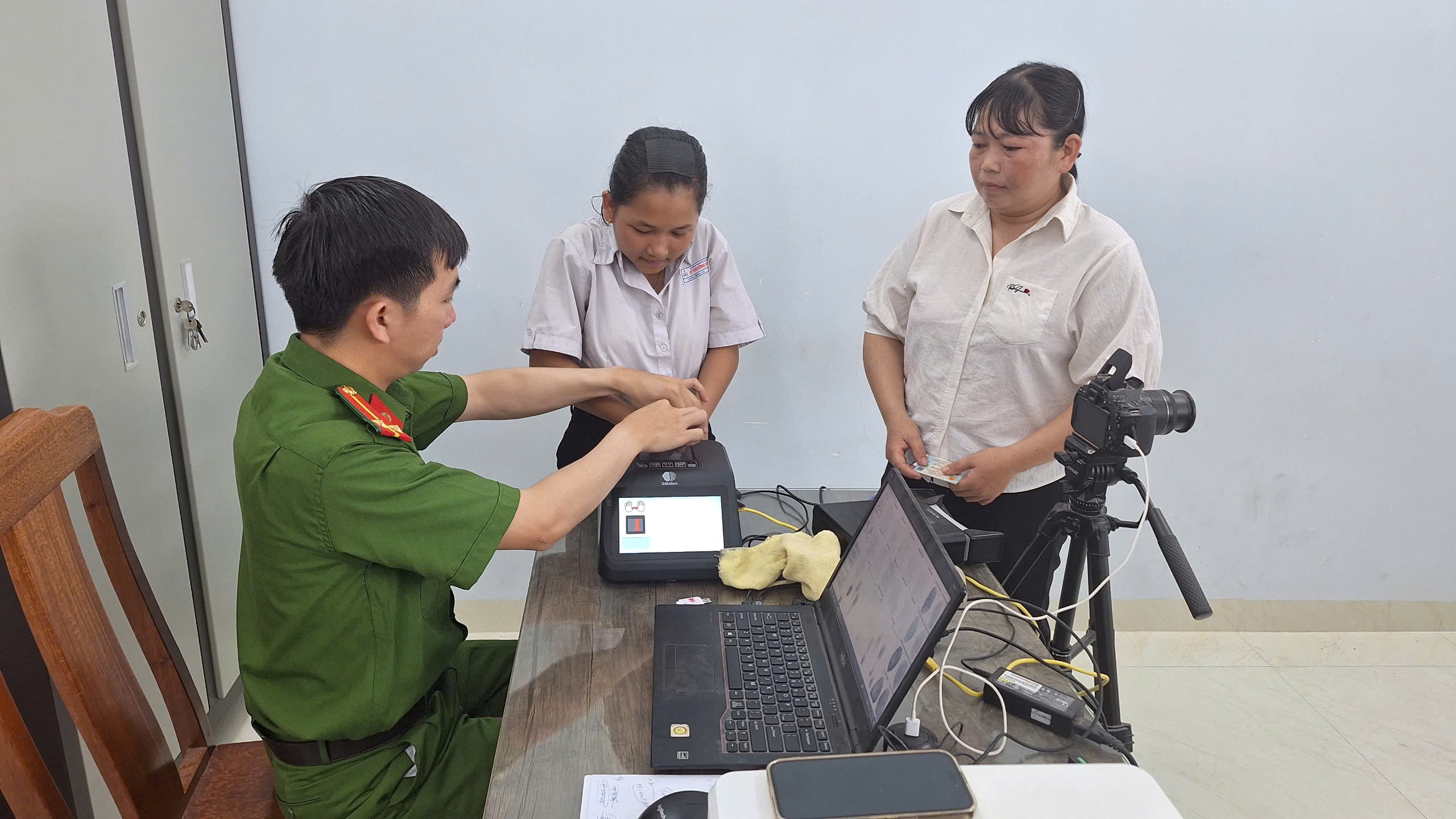 Công an xã Tây Ninh Hòa đẩy mạnh cấp căn cước, định danh điện tử