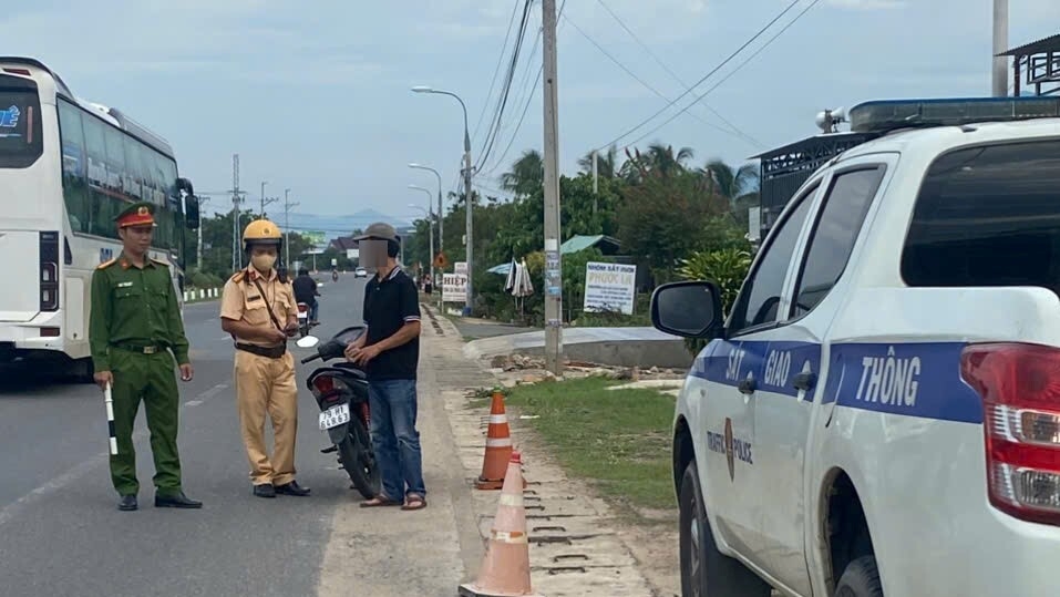 Tăng cường tuần tra, kiểm soát, đảm bảo trật tự an toàn giao thông trên địa bàn xã Tây Ninh Hòa