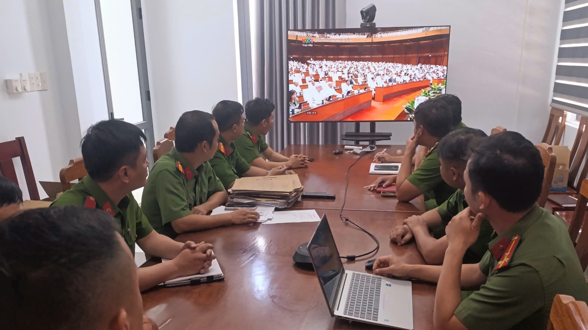 Công an xã Tây Ninh Hòa nghiêm túc tham gia học tập Nghị quyết Hội nghị lần thứ ba Ban Chấp hành Trung ương Đảng khóa XIV