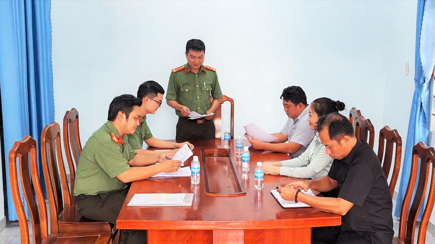 Công an xã Tây Ninh Hòa tăng cường kiểm tra, hướng dẫn việc thực hiện các quy định về bảo vệ bí mật Nhà nước trên địa bàn