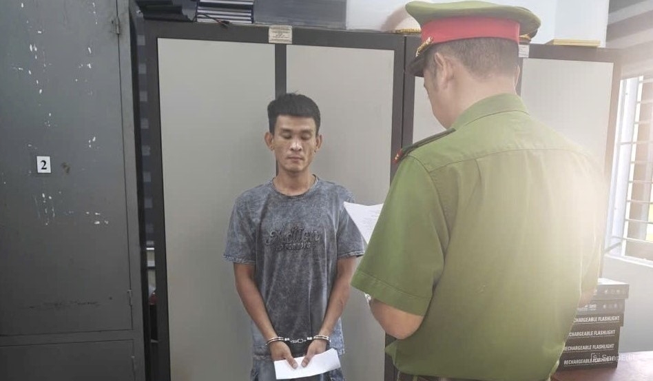 Công an xã Tây Ninh Hòa thi hành lệnh bắt bị can để tạm giam