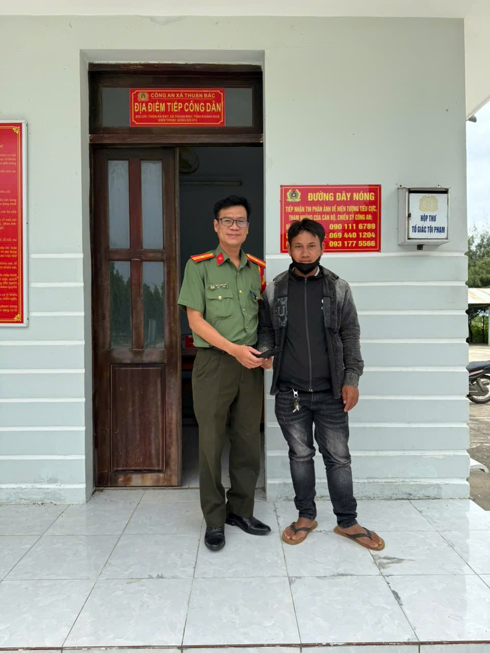 Công an xã Thuận Bắc lan tỏa hình ảnh đẹp người chiến sĩ Công an qua việc tiếp nhận, trao trả tài sản đánh rơi