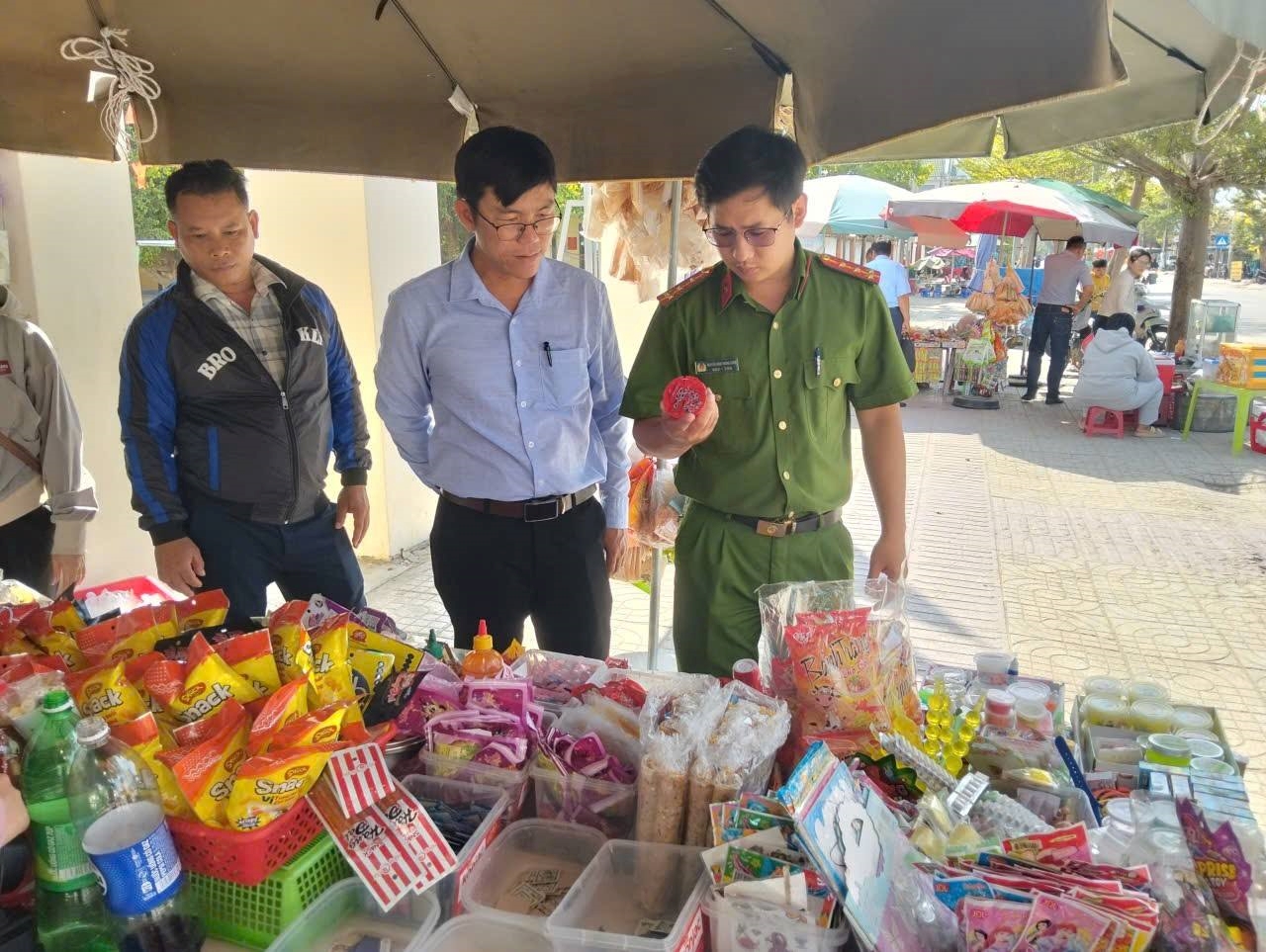 Tăng cường kiểm tra, xử lý vi phạm trong “Tháng hành động vì an toàn thực phẩm”