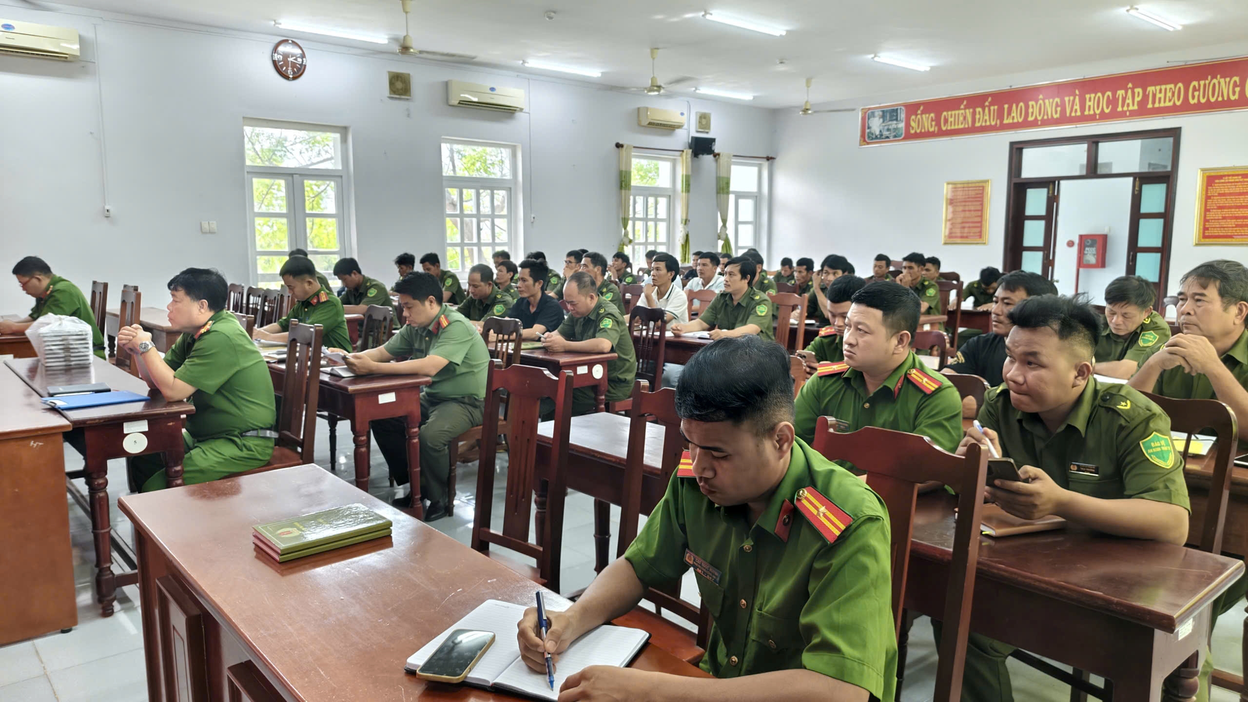 Công an xã Thuận Bắc tổ chức họp giao ban lực lượng tham gia bảo vệ an ninh, trật tự ở cơ sở tháng 8/2026