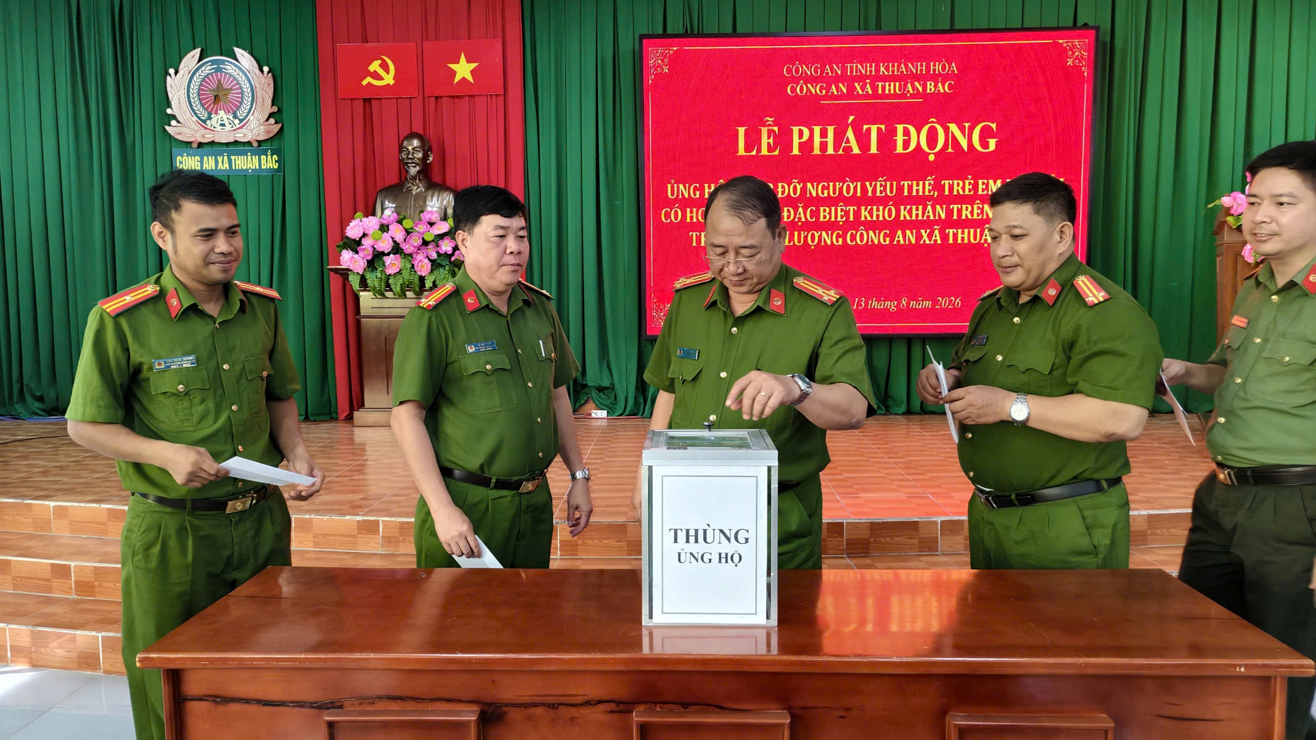 Công an xã Thuận Bắc phát động ủng hộ, giúp đỡ người yếu thế, trẻ em mồ côi có hoàn cảnh đặc biệt khó khăn