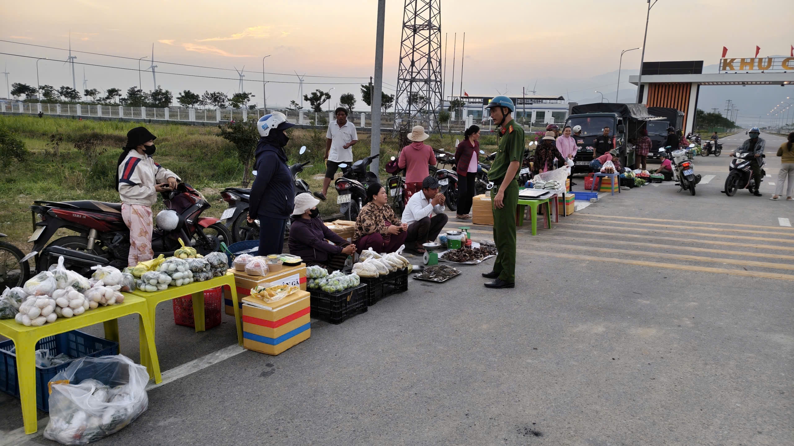 Công an xã Thuận Bắc tăng cường tuần tra, kiểm soát, xử lý vi phạm – Vì một môi trường văn minh, an toàn