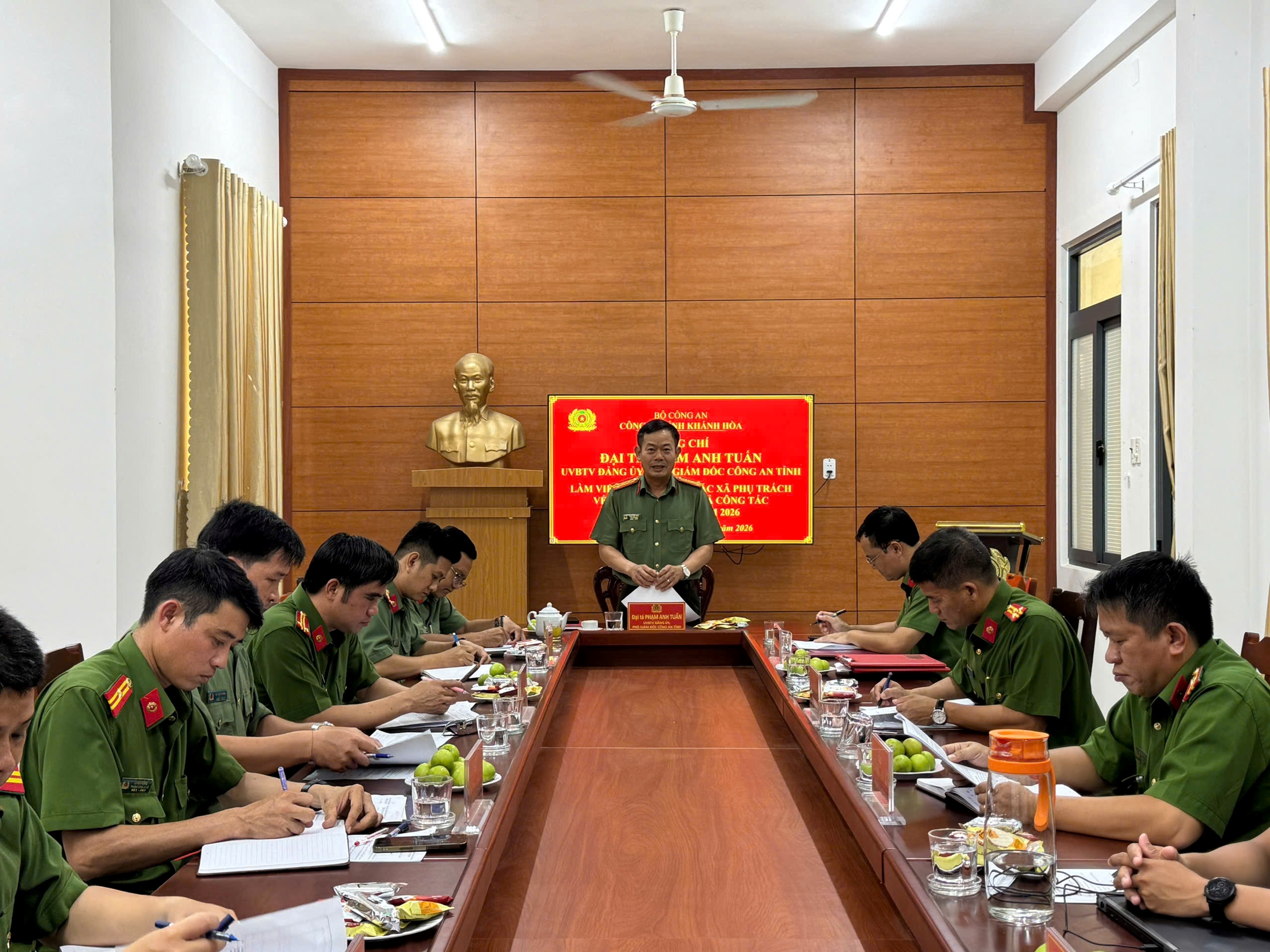 Đại tá Phạm Anh Tuấn - Phó Giám đốc Công an tỉnh làm việc với Công an 07 xã phía Nam tỉnh Khánh Hòa