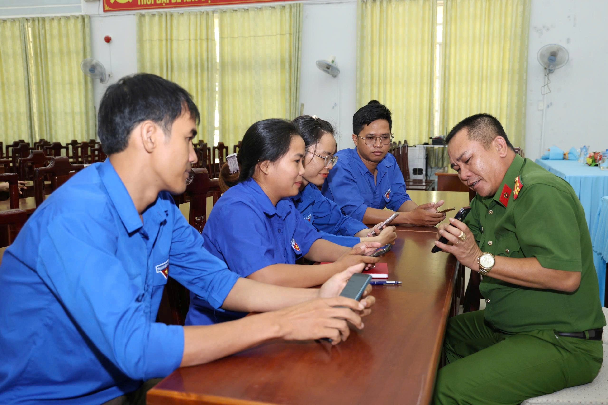 Công an xã Thuận Nam tích cực hưởng ứng Ngày Chuyển đổi số quốc gia (Ngày 10.10.2026)
