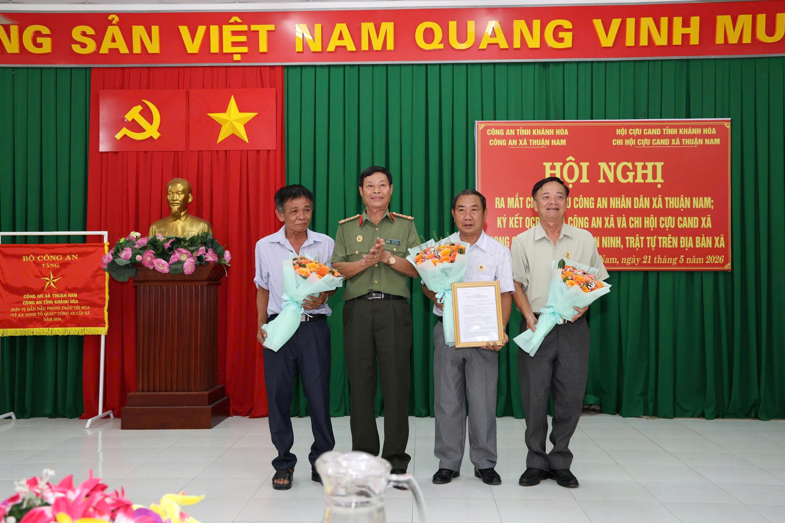 Tổ chức hội nghị ra mắt chi hội cựu công an nhân dân xã Thuận Nam và ký kết quy chế phối hợp trong công tác bảo đảm an ninh trật tự