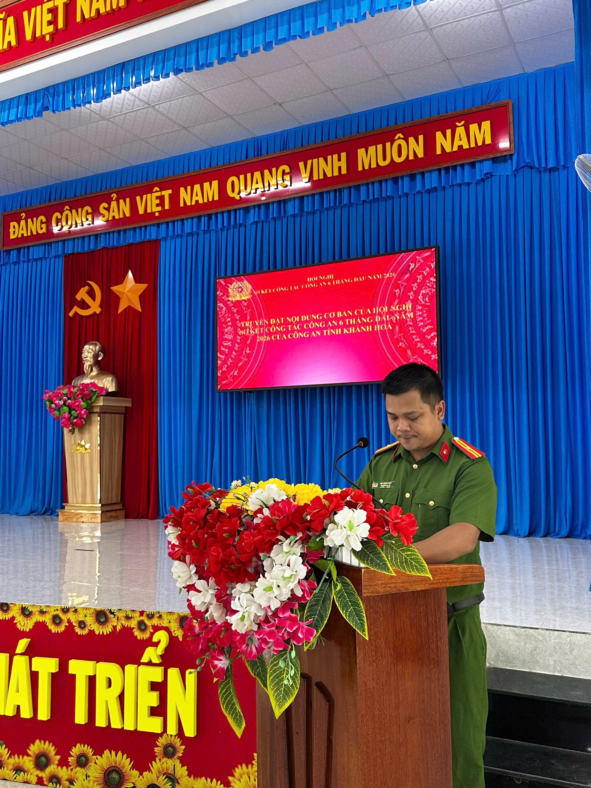 Công an xã Tu Bông tổ chức Hội nghị sơ kết công tác Công an 6 tháng đầu năm và triển khai nhiệm vụ trọng tâm 6 tháng cuối năm 2026