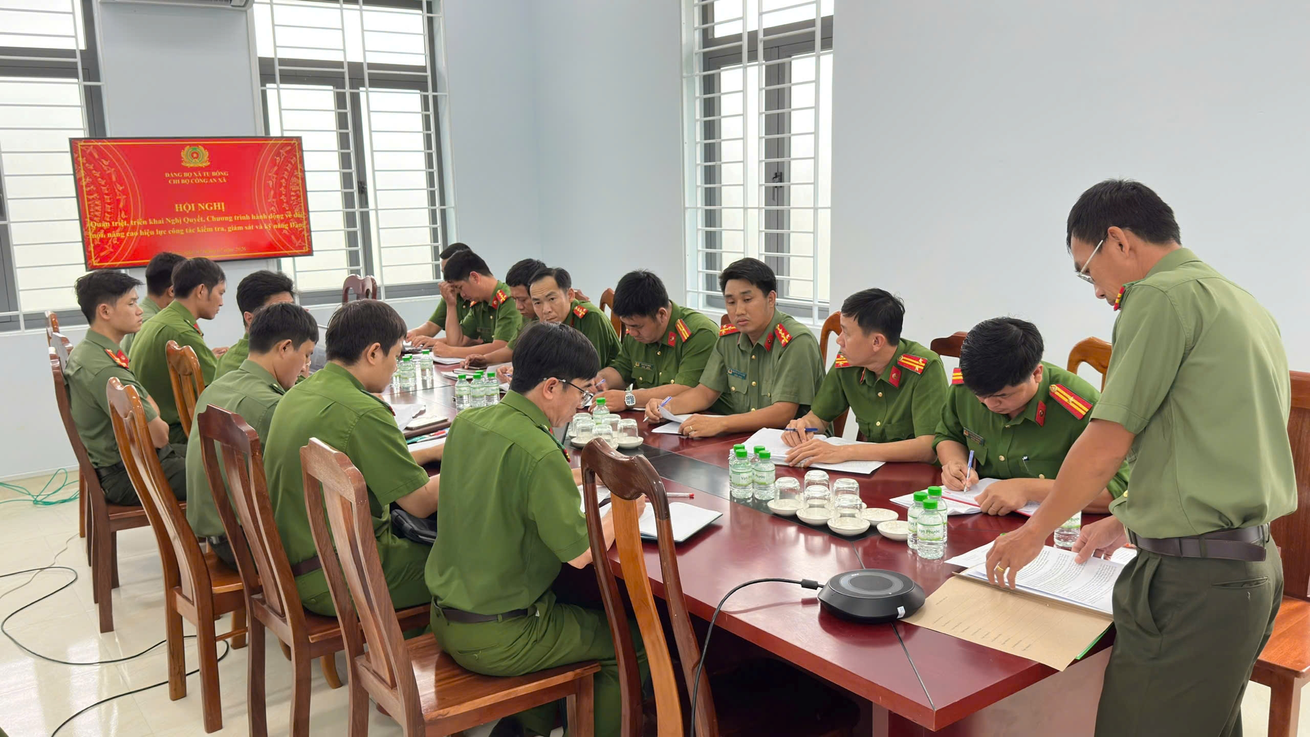 Chi bộ Công an xã Tu Bông tổ chức Hội nghị quán triệt, triển khai Nghị quyết và Chương trình hành động về đổi mới, nâng cao hiệu lực công tác kiểm tra, giám sát và kỹ năng Đảng