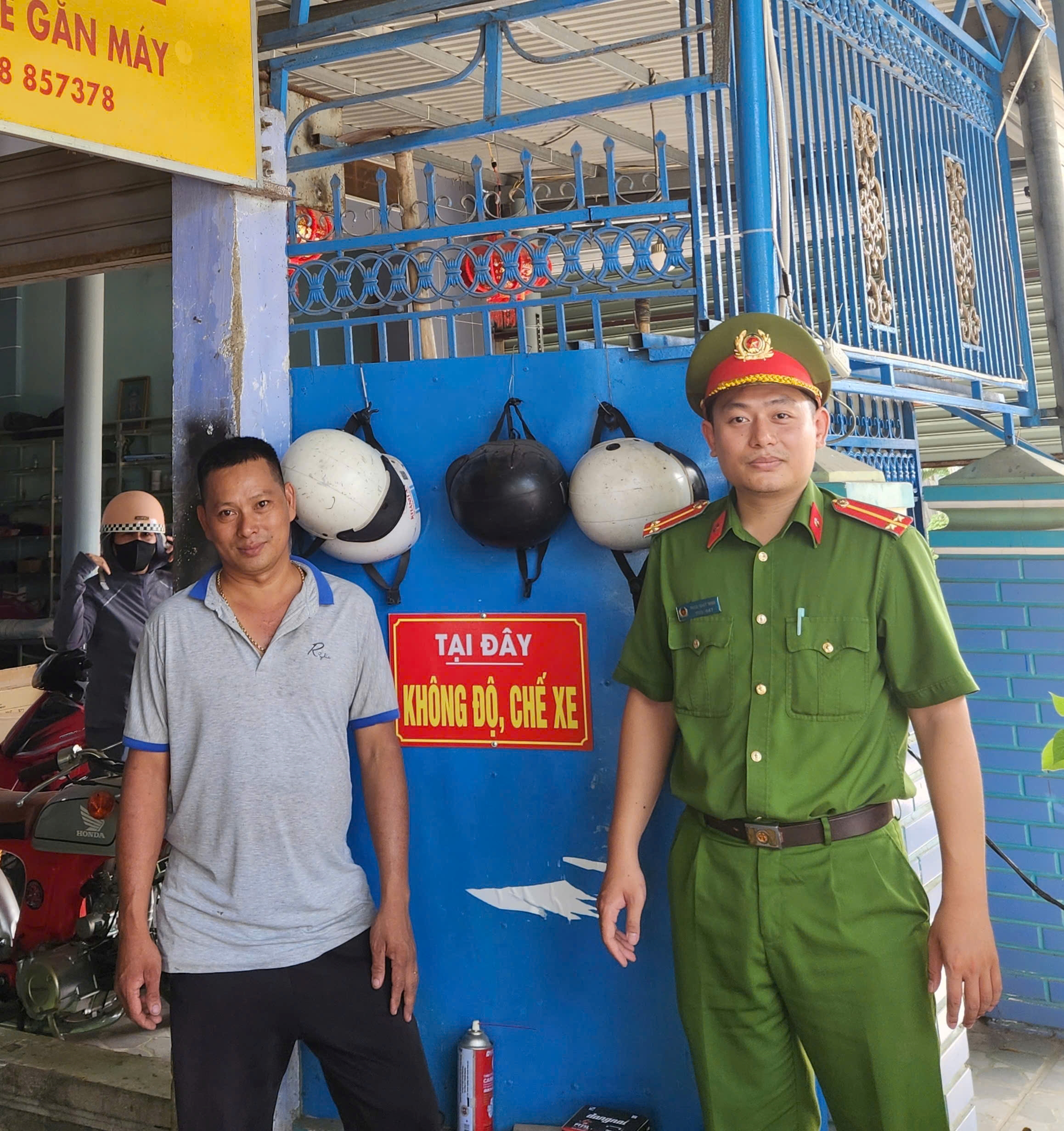 Công an xã Tu Bông tổ chức tuyên truyền không độ, chế phương tiện trái phép