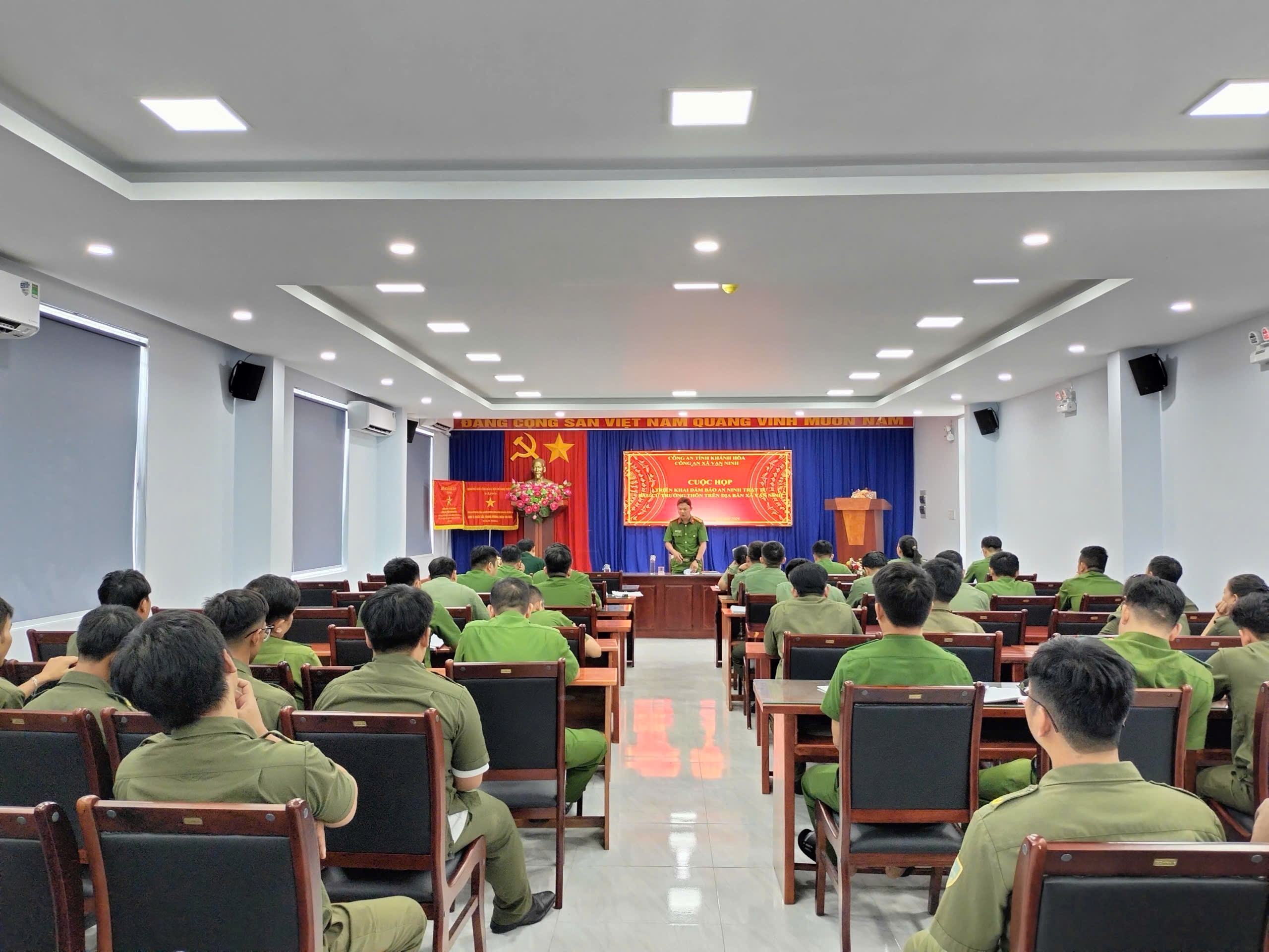 Công an xã Vạn Ninh đảm bảo an ninh, trật tự phục vụ bầu cử Trưởng thôn trên địa bàn xã Vạn Ninh năm 2026
