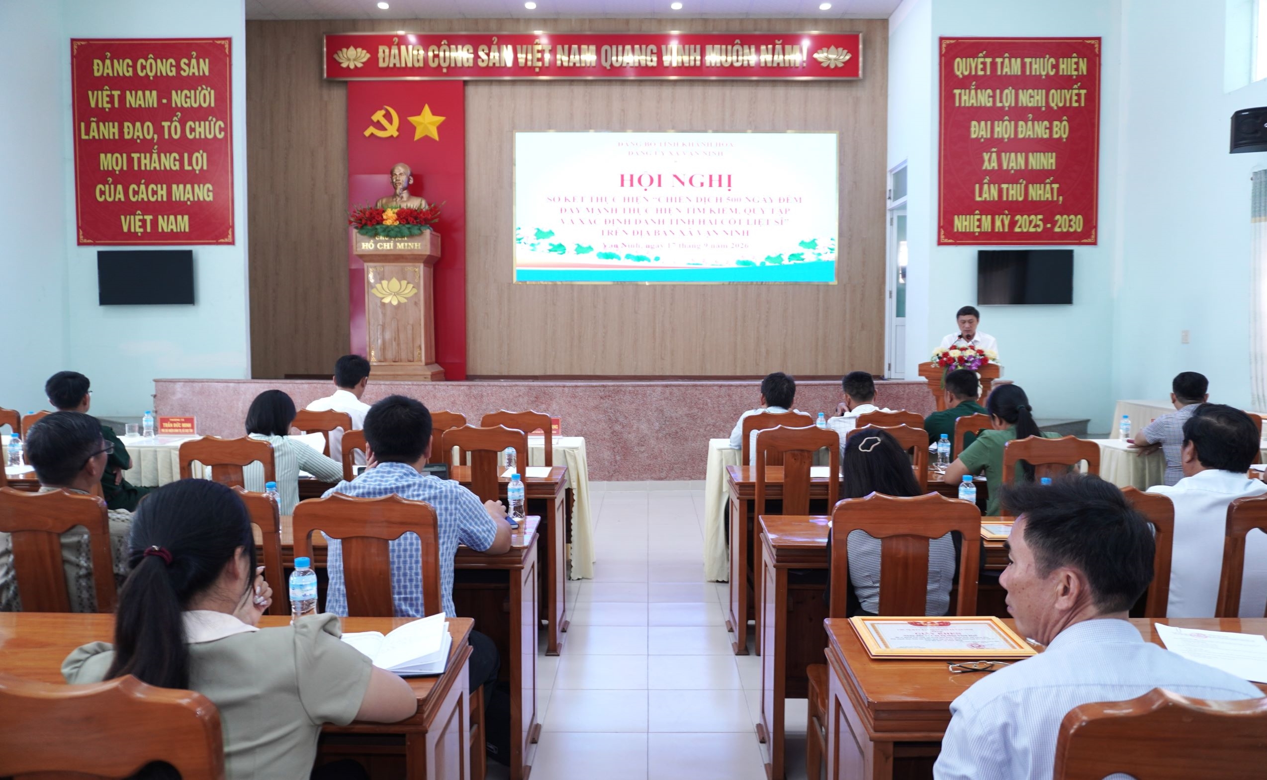 Công an xã Vạn Ninh tích cực phối hợp thực hiện “Chiến dịch 500 ngày đêm” tìm kiếm, quy tập, xác định danh tính hài cốt liệt sĩ