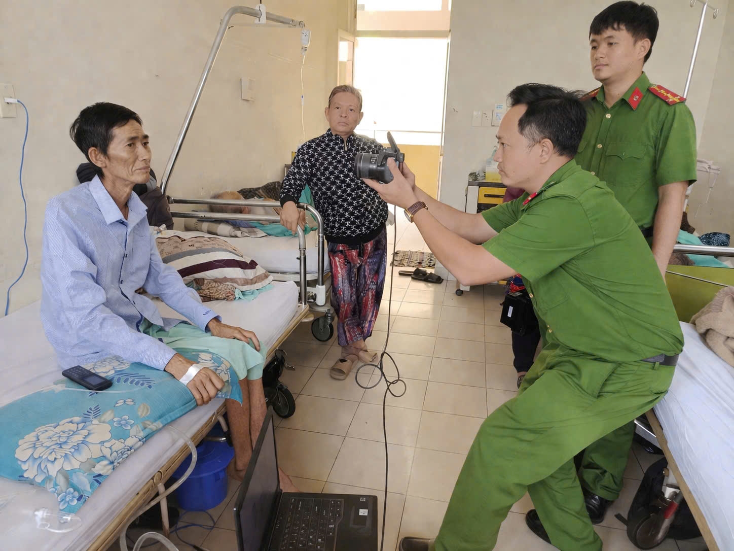 Công an xã Vạn Ninh gần dân, sát dân, hết lòng phục vụ Nhân dân