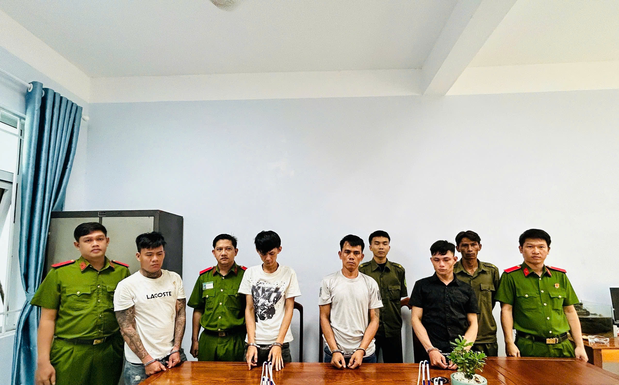 Công an xã Vạn Ninh kiên quyết đấu tranh, ngăn chặn tội phạm ma túy – Vì cuộc sống bình yên của nhân dân
