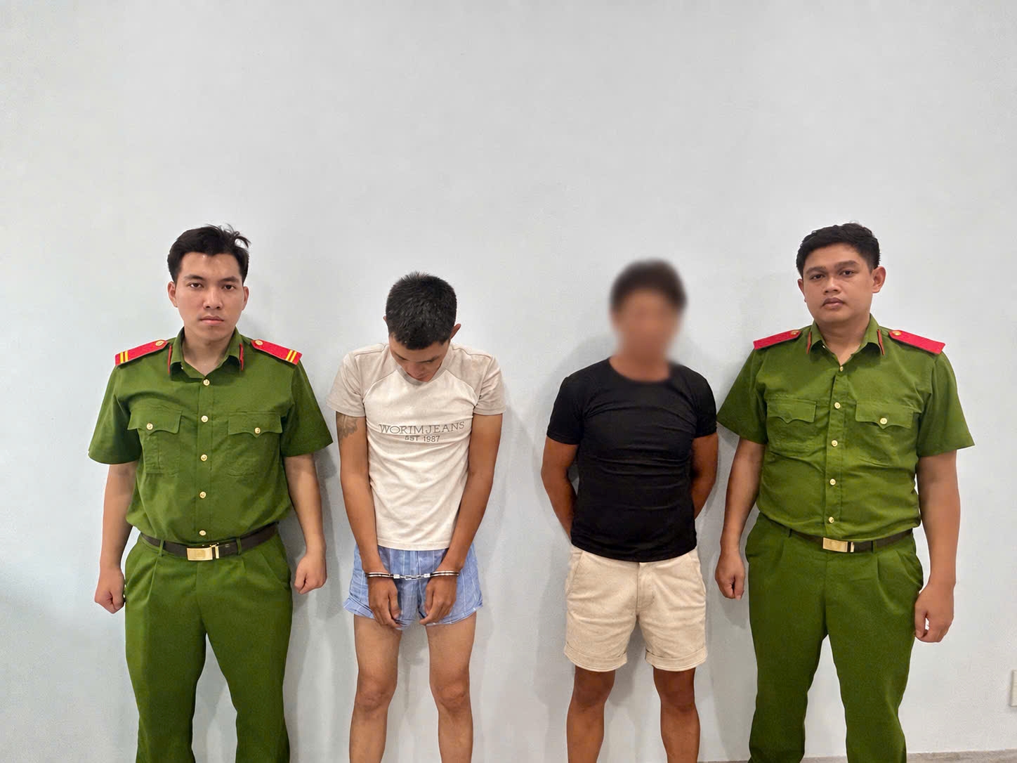 Công an xã Vạn Ninh tăng cường đấu tranh với tội phạm ma túy – Giữ gìn địa bàn an toàn, bình yên