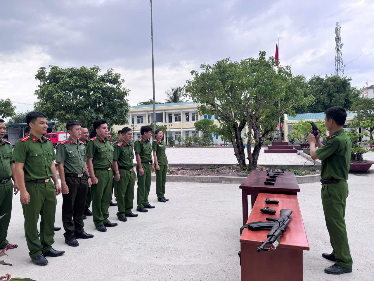Công an xã Vạn Ninh tích cực tập huấn Điều lệnh, quân sự, võ thuật